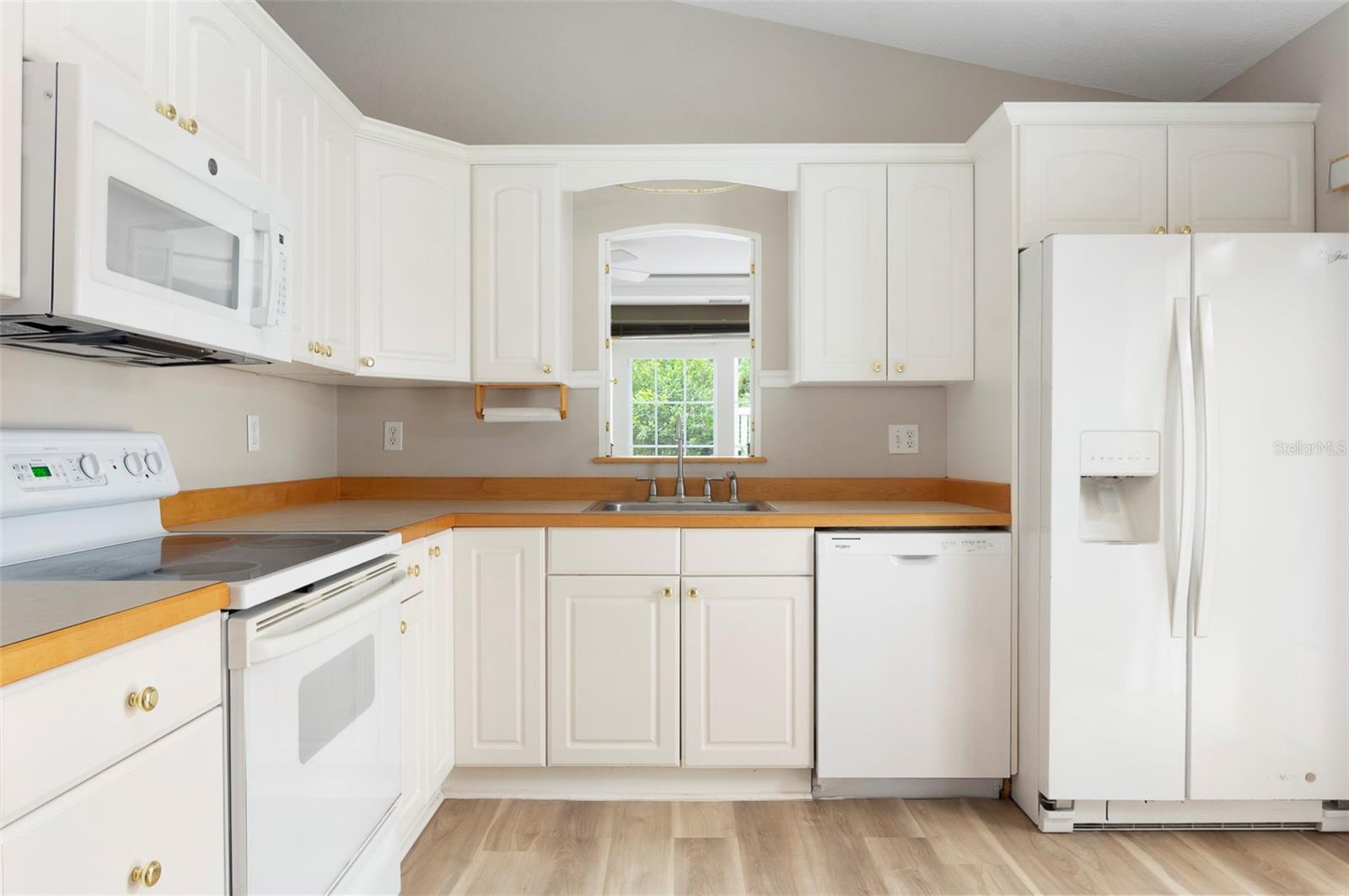 491 St Tropez, St Petersburg, FL 33703