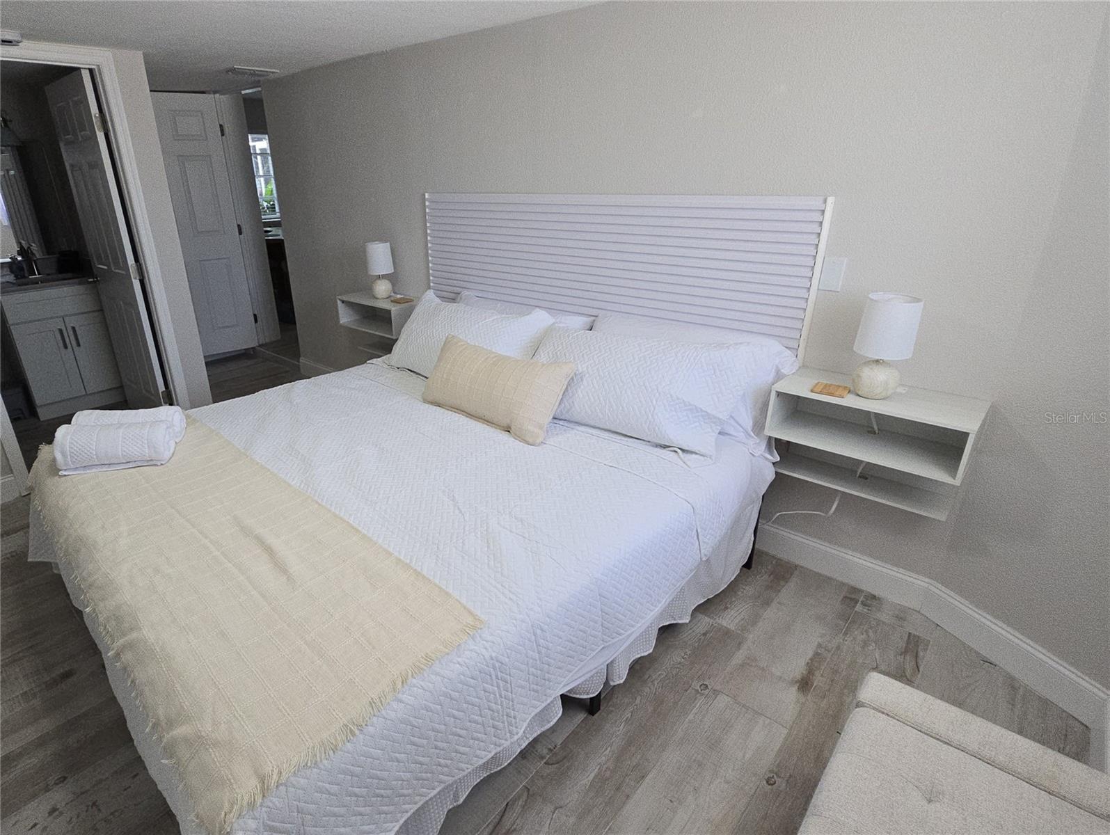 2107 Pine, Sarasota, FL 34231