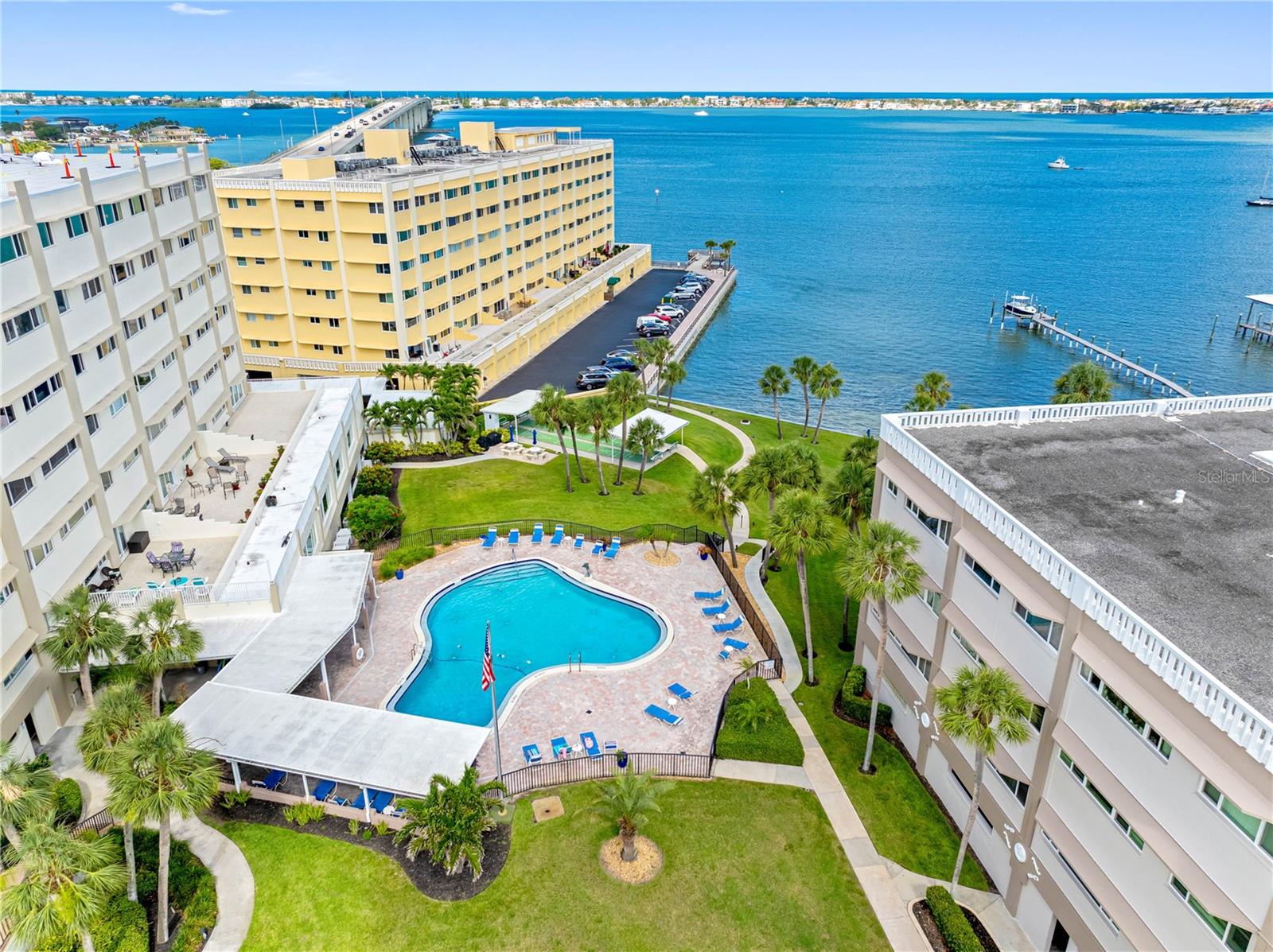 100 Bluff View Unit 404c, Belleair Bluffs, FL 33770