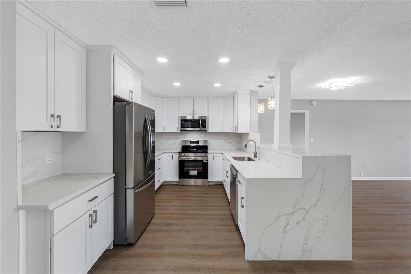 100 Bluff View Unit 404c, Belleair Bluffs, FL 33770