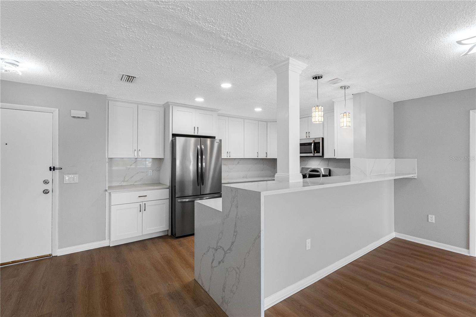 100 Bluff View Unit 404c, Belleair Bluffs, FL 33770