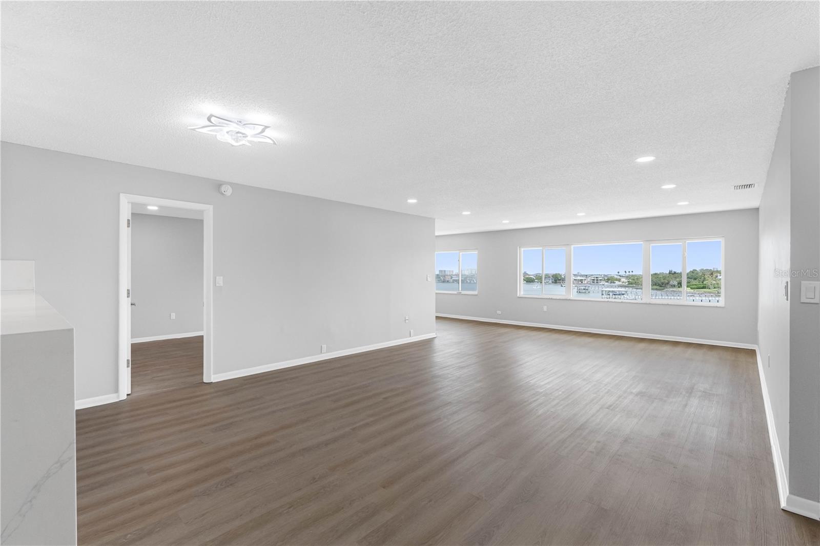 100 Bluff View Unit 404c, Belleair Bluffs, FL 33770