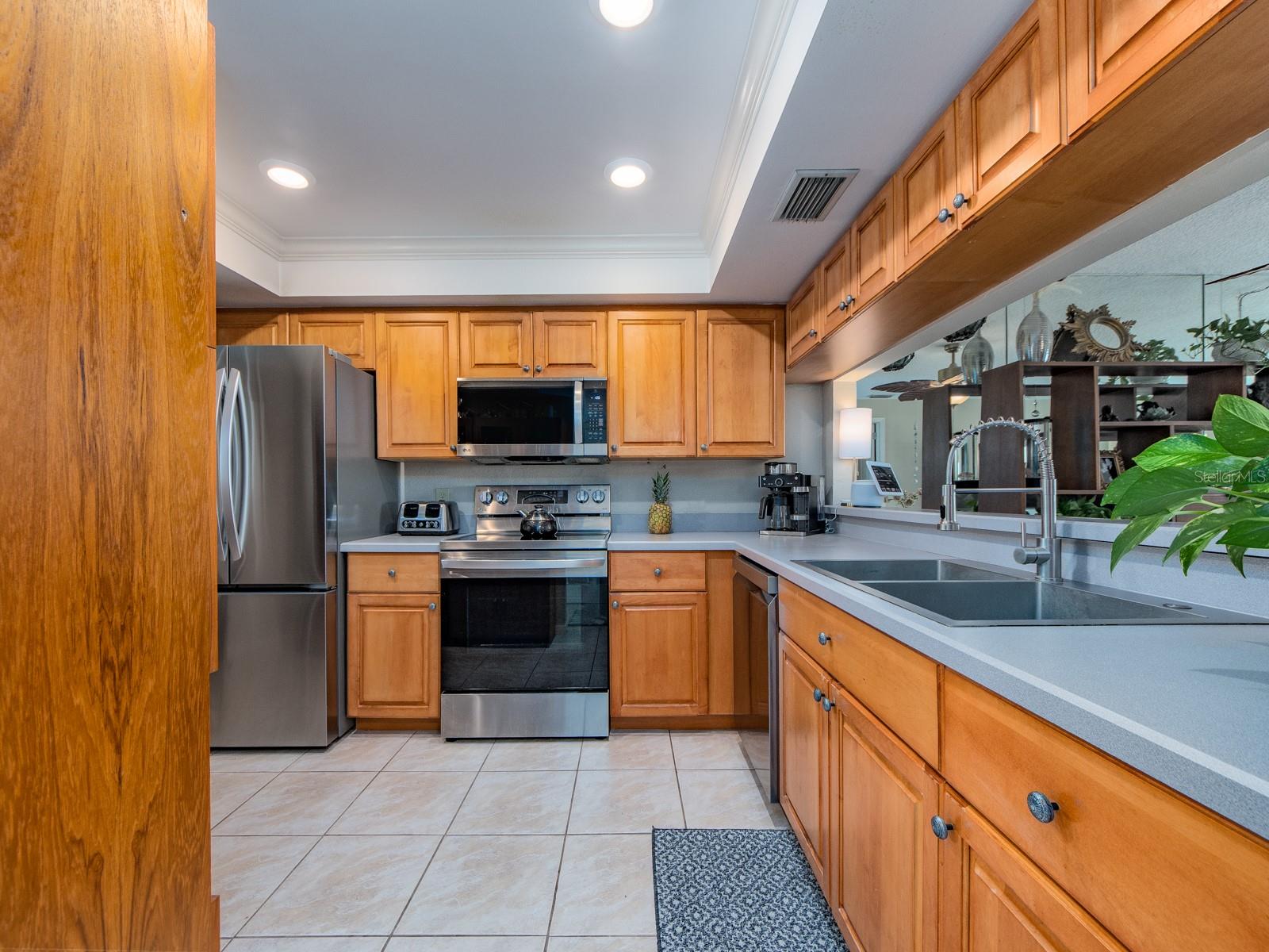 610 Island Unit 407, Clearwater Beach, FL 33767