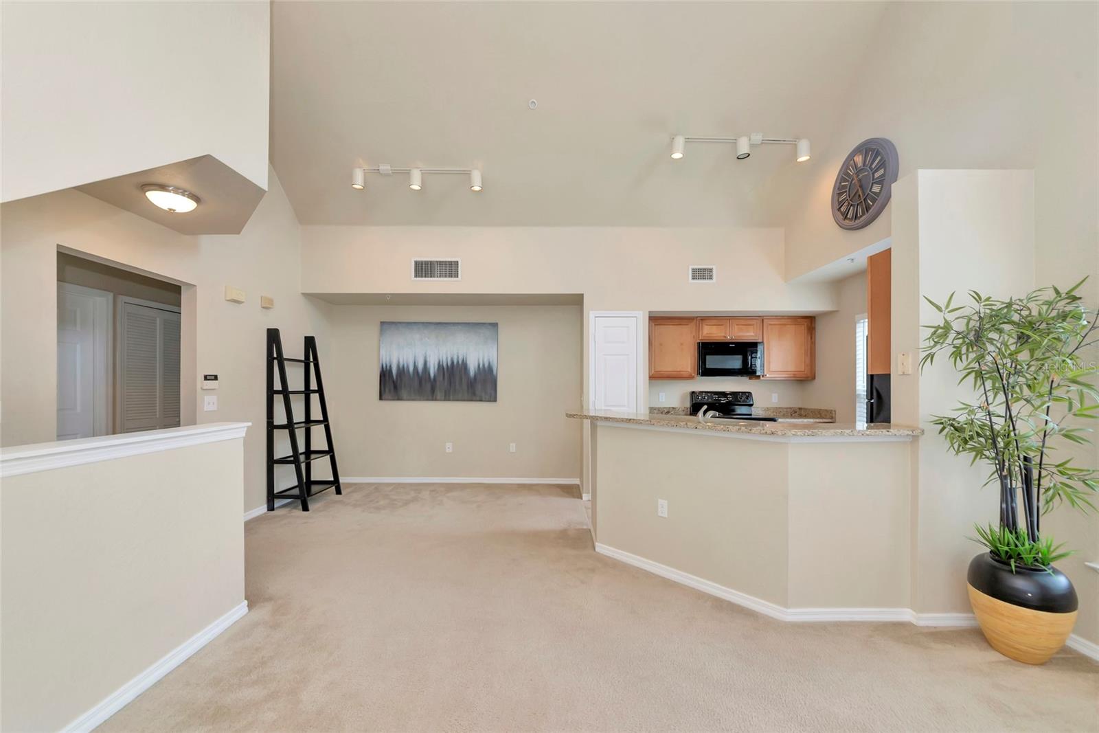 5560 Rosehill Unit 201, Sarasota, FL 34233