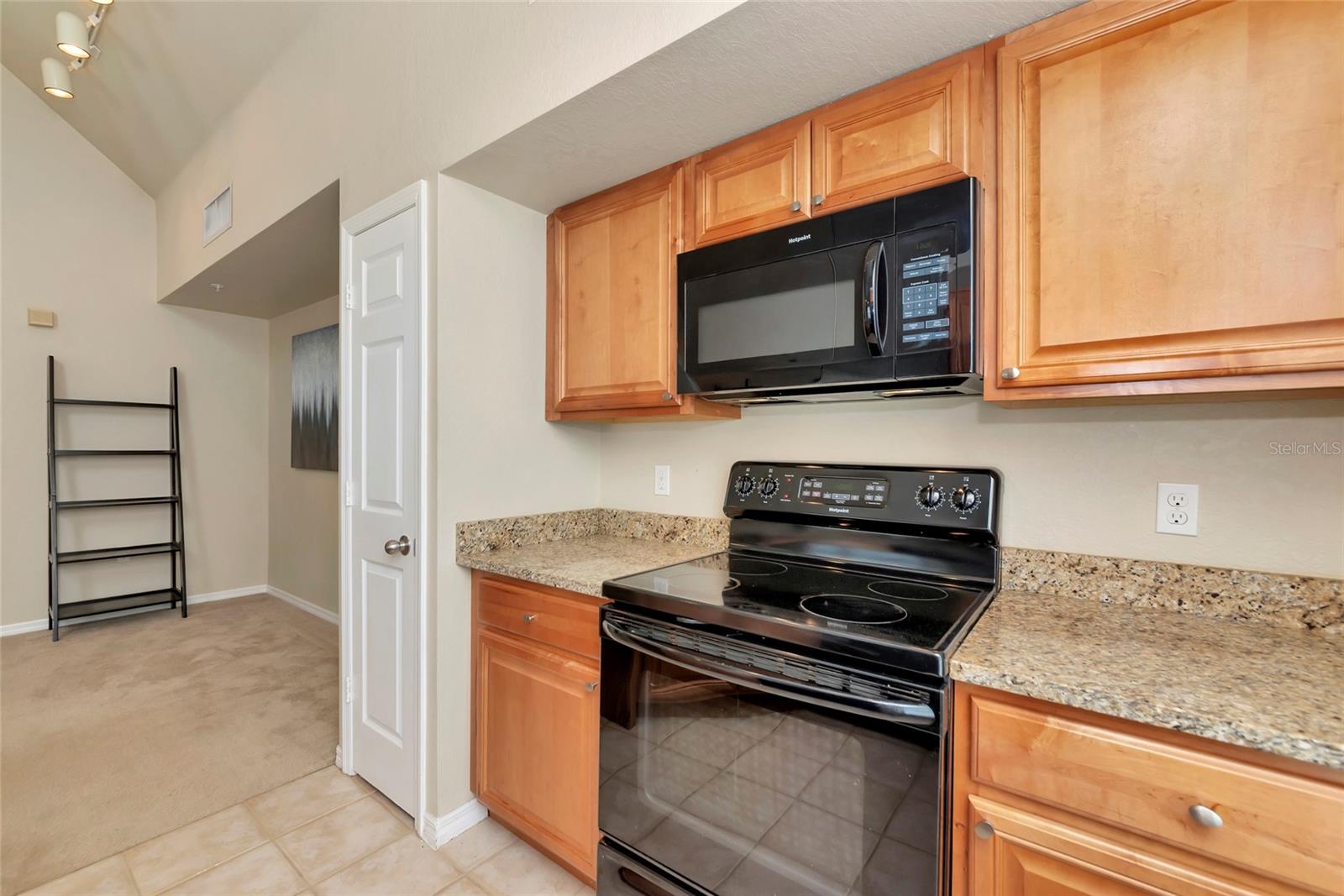 5560 Rosehill Unit 201, Sarasota, FL 34233
