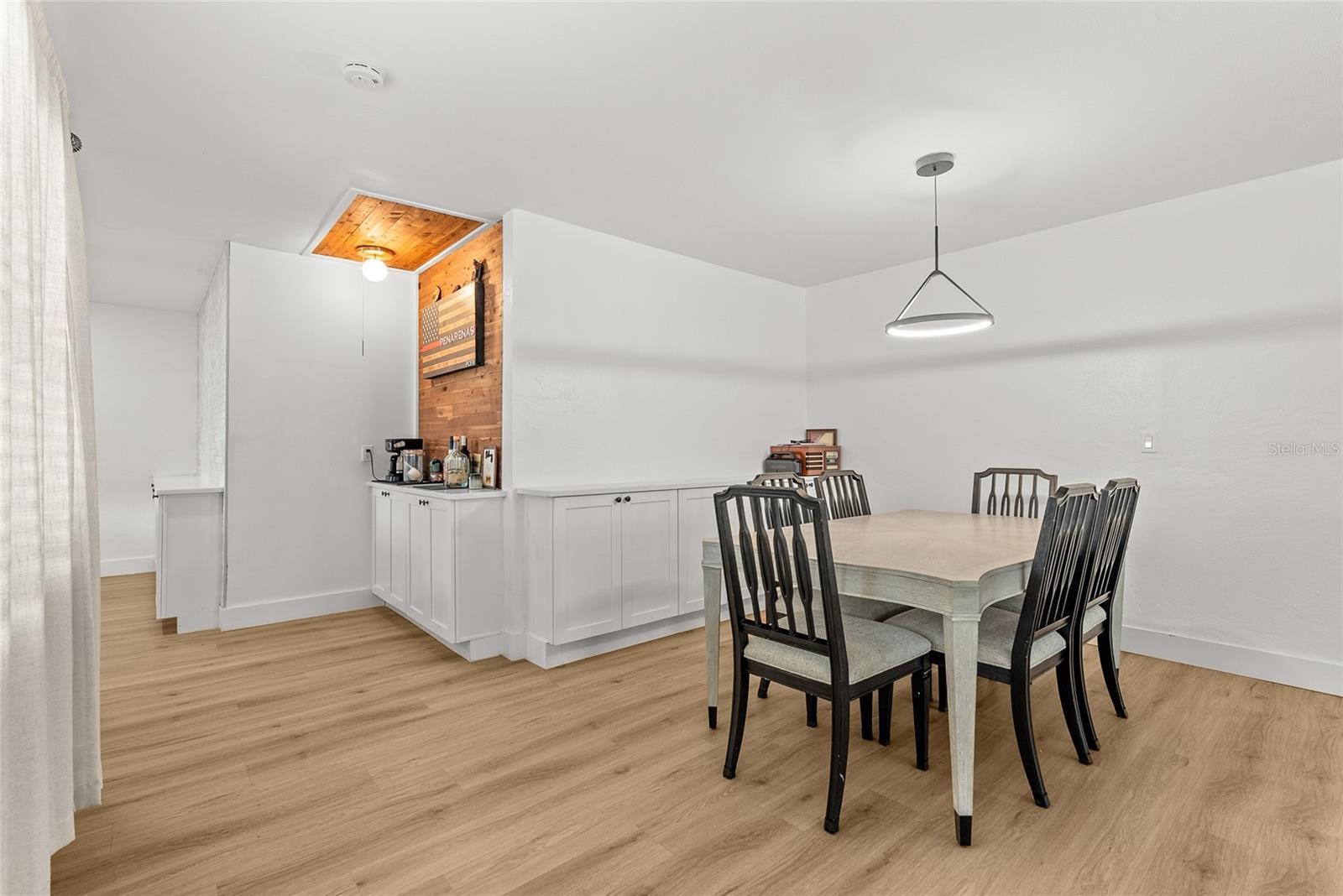 2004 Virginia, Bradenton, FL 34205