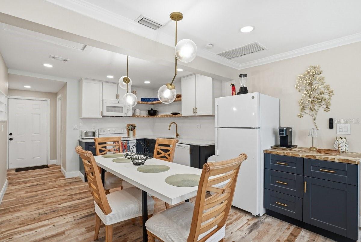 118 92nd, Treasure Island, FL 33706