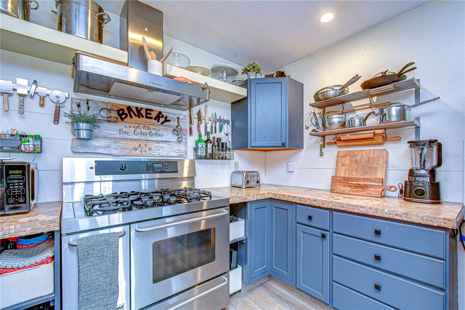 1216 Brandon Lakes, Valrico, FL 33594