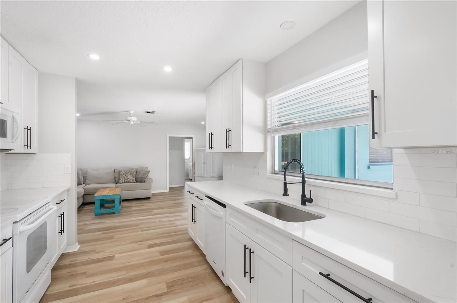 1133 Montezuma, Bradenton, FL 34209
