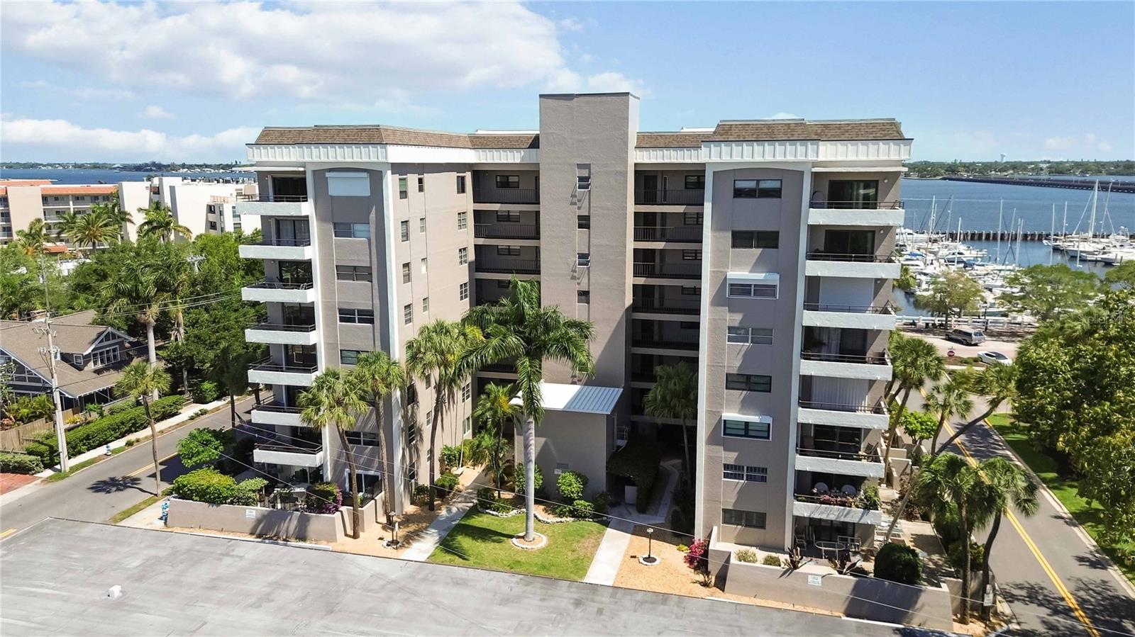 1400 Barcarrota Unit 201, Bradenton, FL 34205