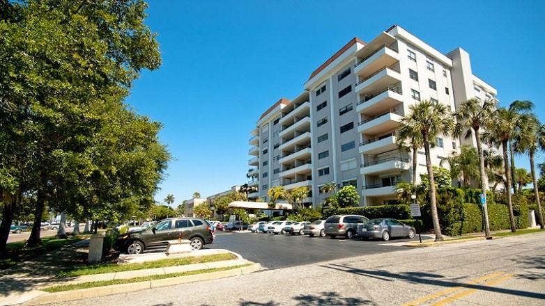 1400 Barcarrota Unit 201, Bradenton, FL 34205