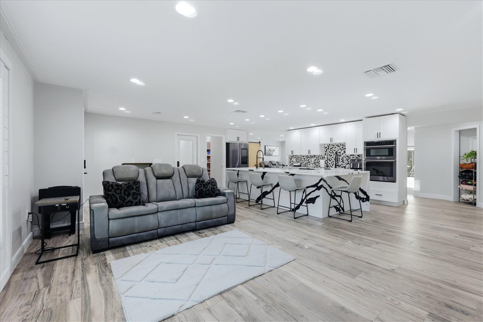 5361 Myakka Valley, Sarasota, FL 34241
