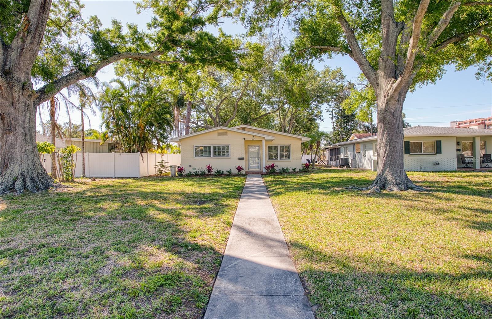 662 Villagrande, St Petersburg, FL 33707