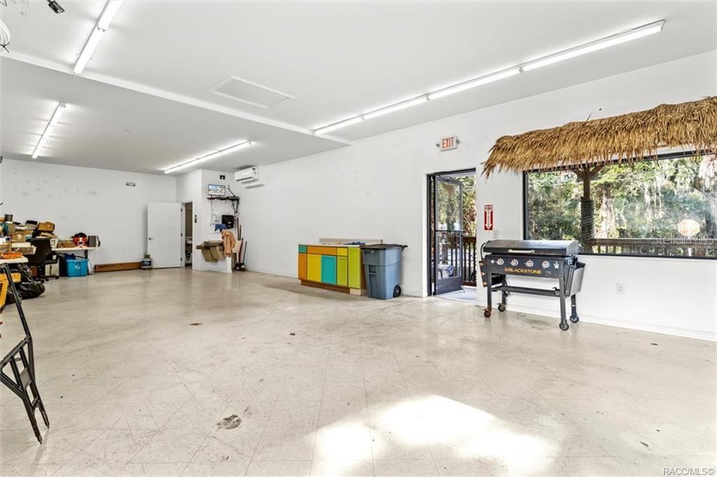 10460 New York, Homosassa, FL 34448