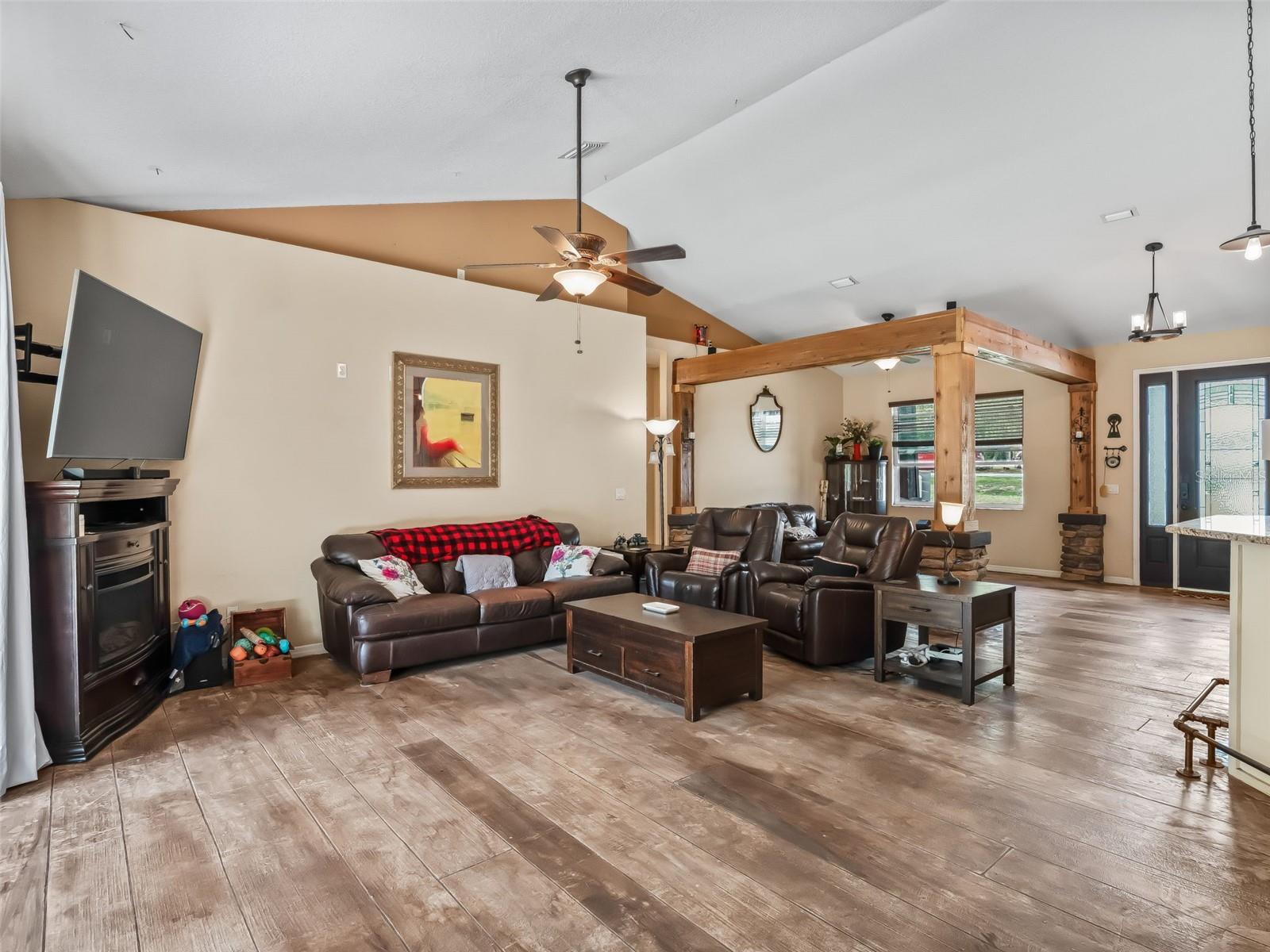 2187 County Road 243c, Wildwood, FL 34785