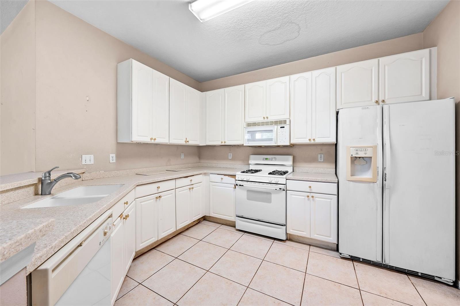 1204 Huntington Greens Unit 1204, Sun City Center, FL 33573