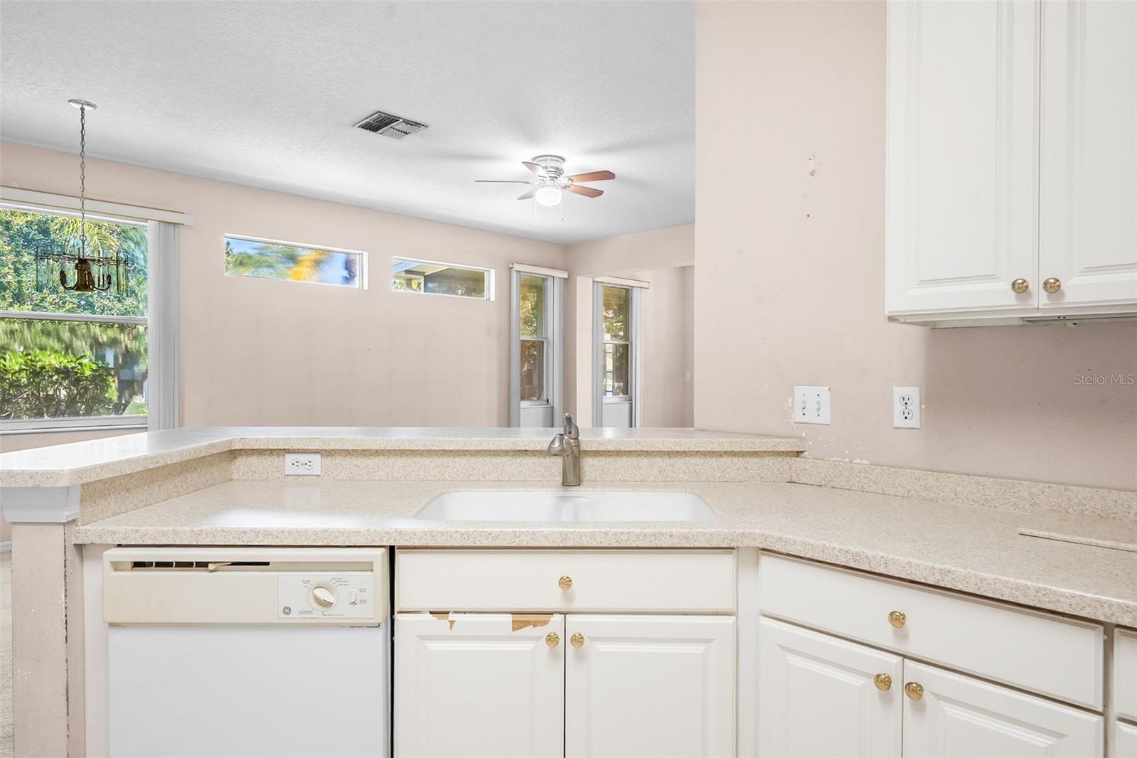 1204 Huntington Greens Unit 1204, Sun City Center, FL 33573