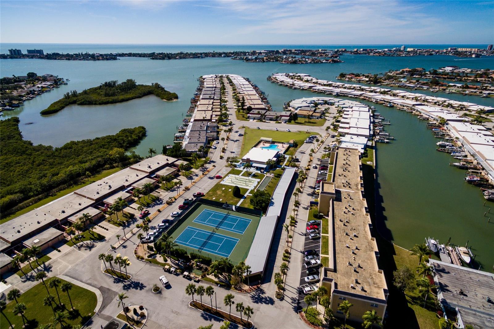 1 Boca Ciega Point Unit 206, St Petersburg, FL 33708