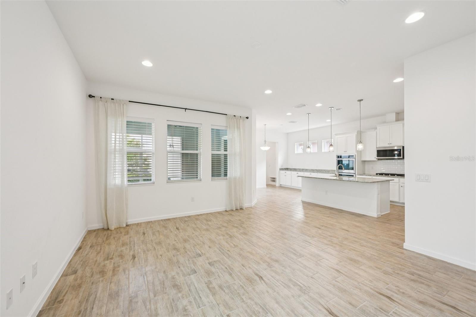 806 Winterside, Apollo Beach, FL 33572