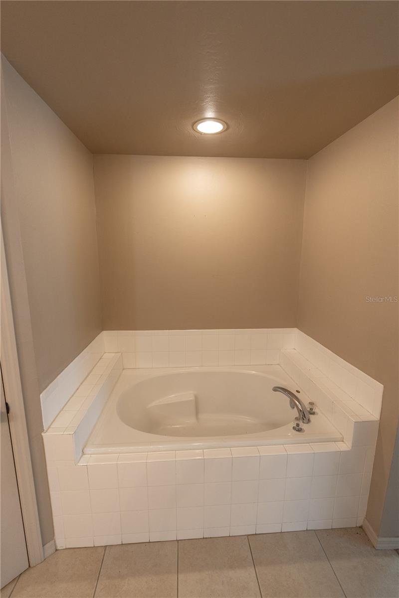 4129 19th, Cape Coral, FL 33909