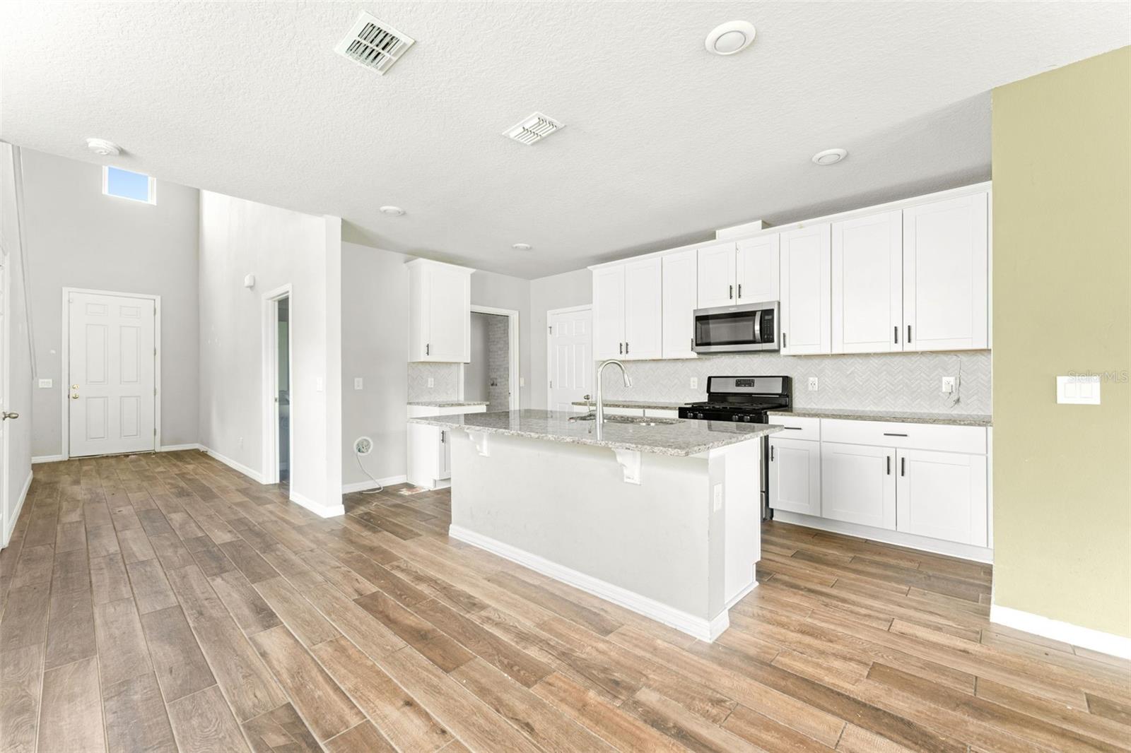 29991 Anahid, Leesburg, FL 34748