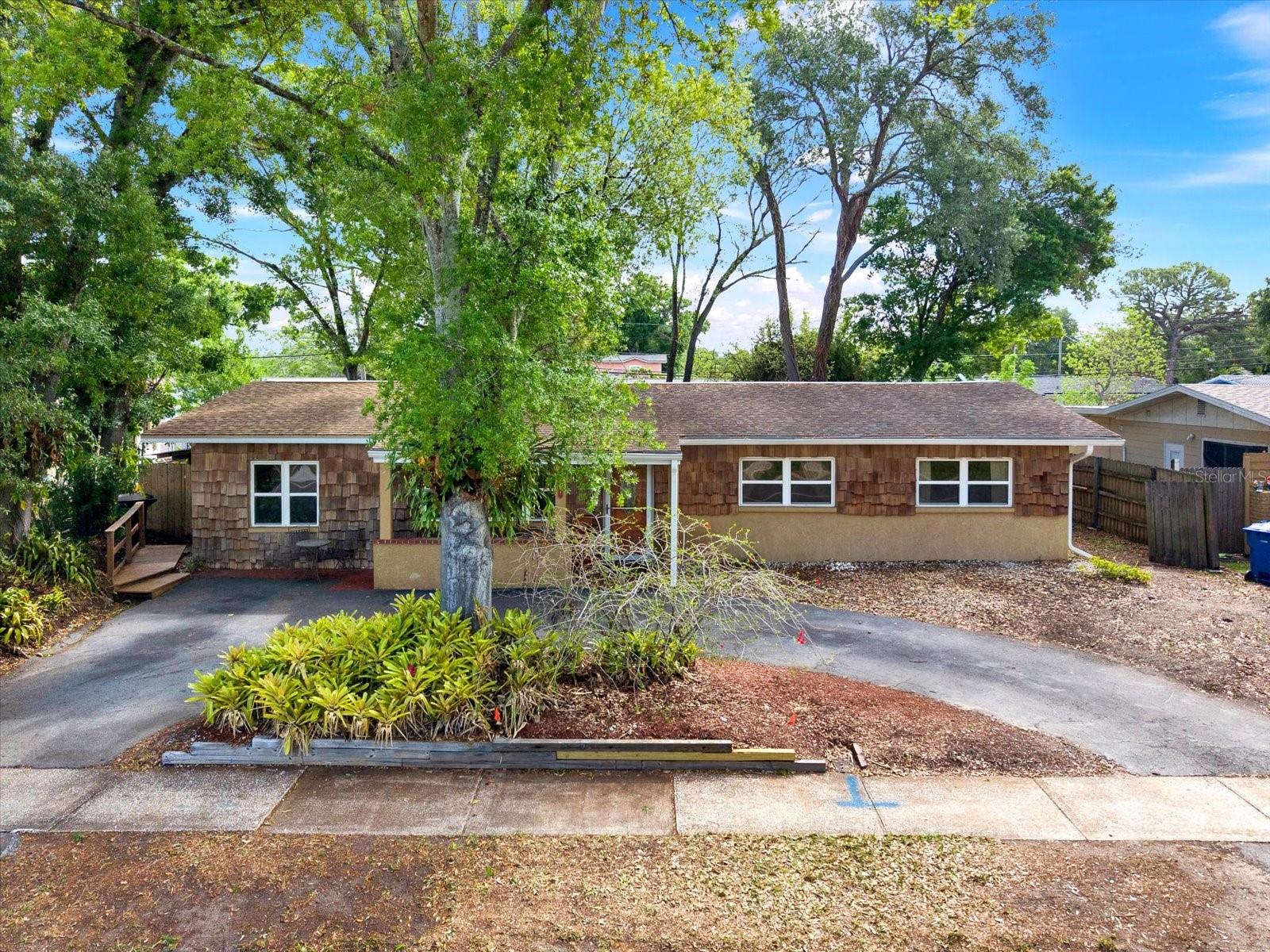 2561 58th, St Petersburg, FL 33710