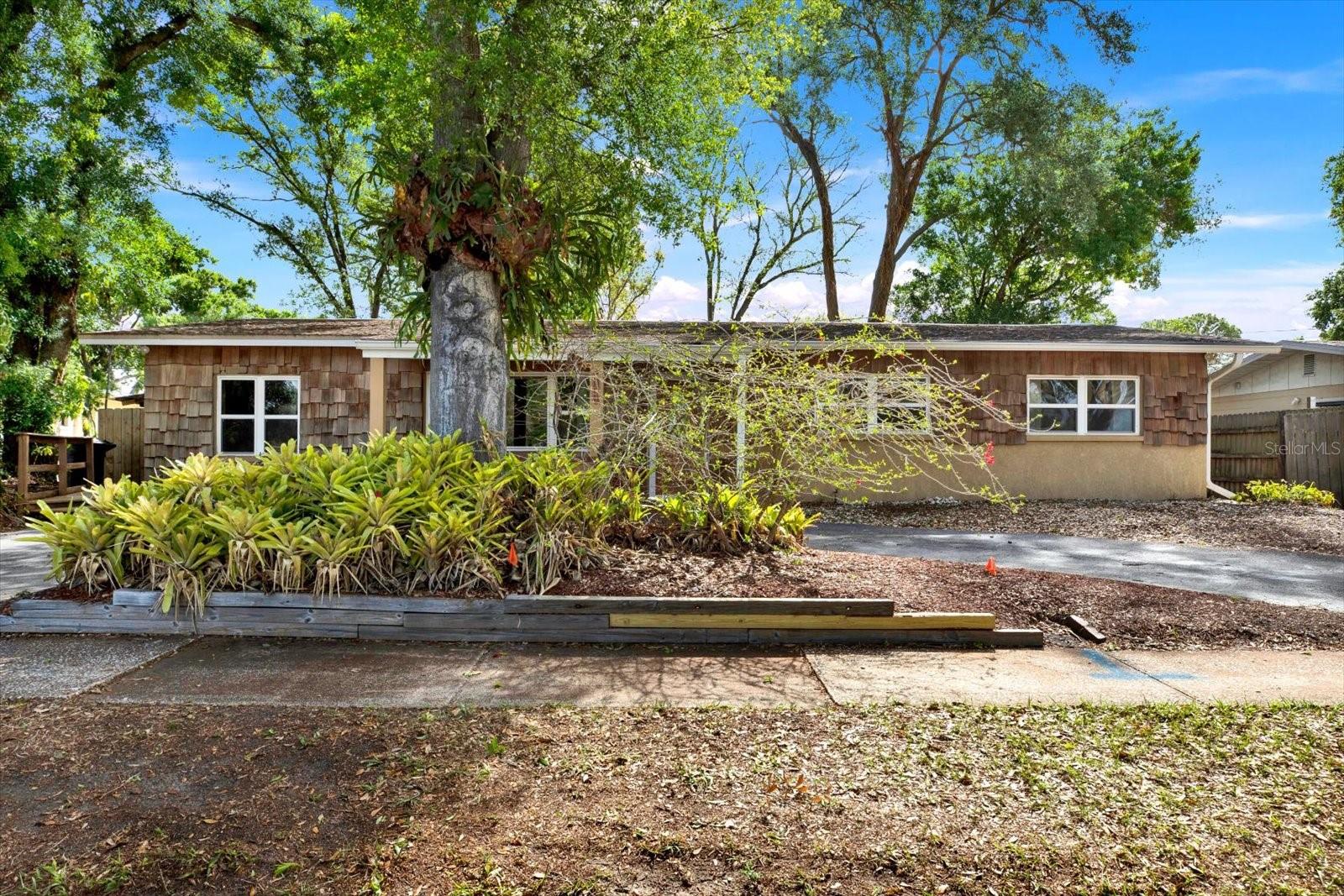 2561 58th, St Petersburg, FL 33710
