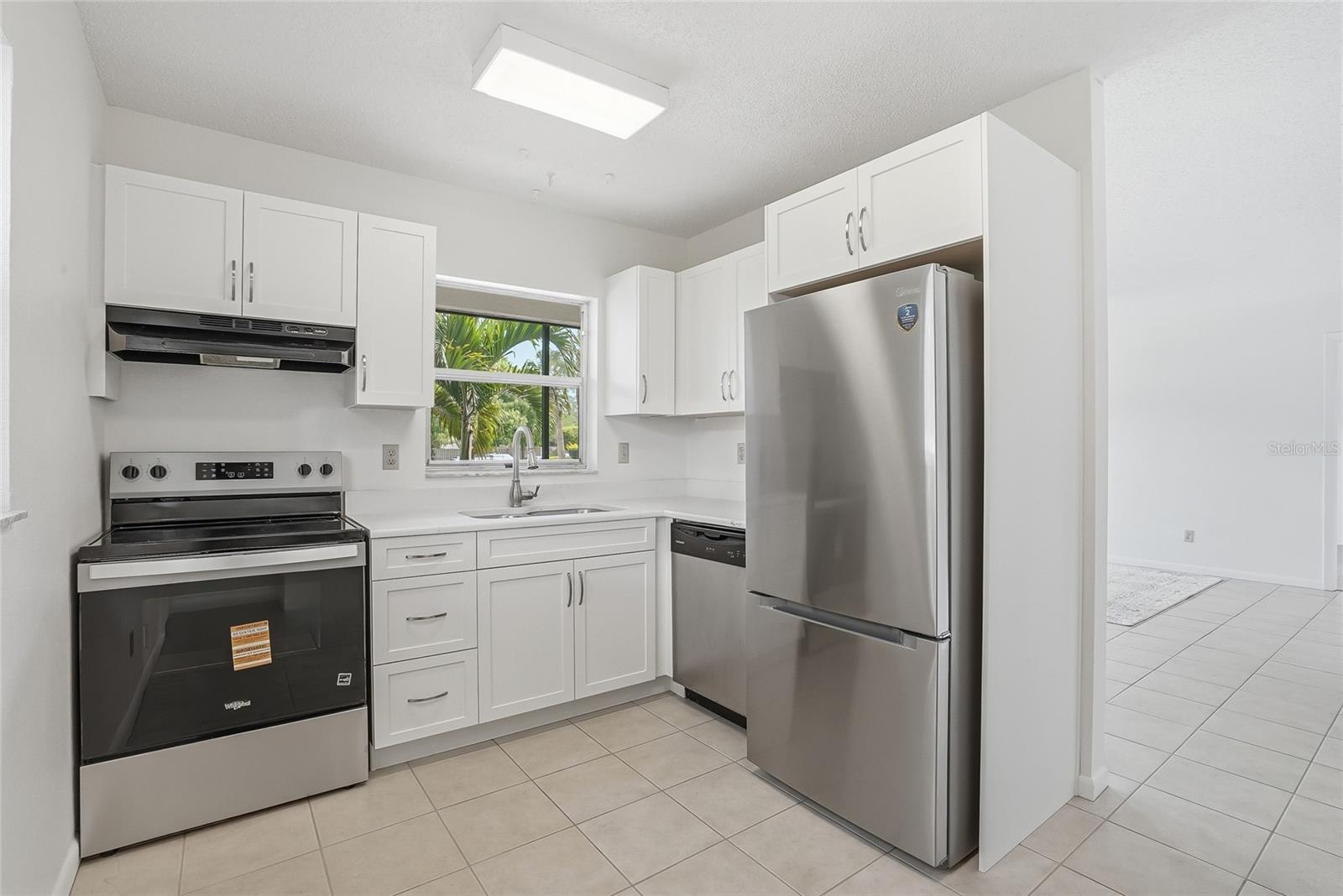 500 Santa Cruz Unit D, St Petersburg, FL 33703