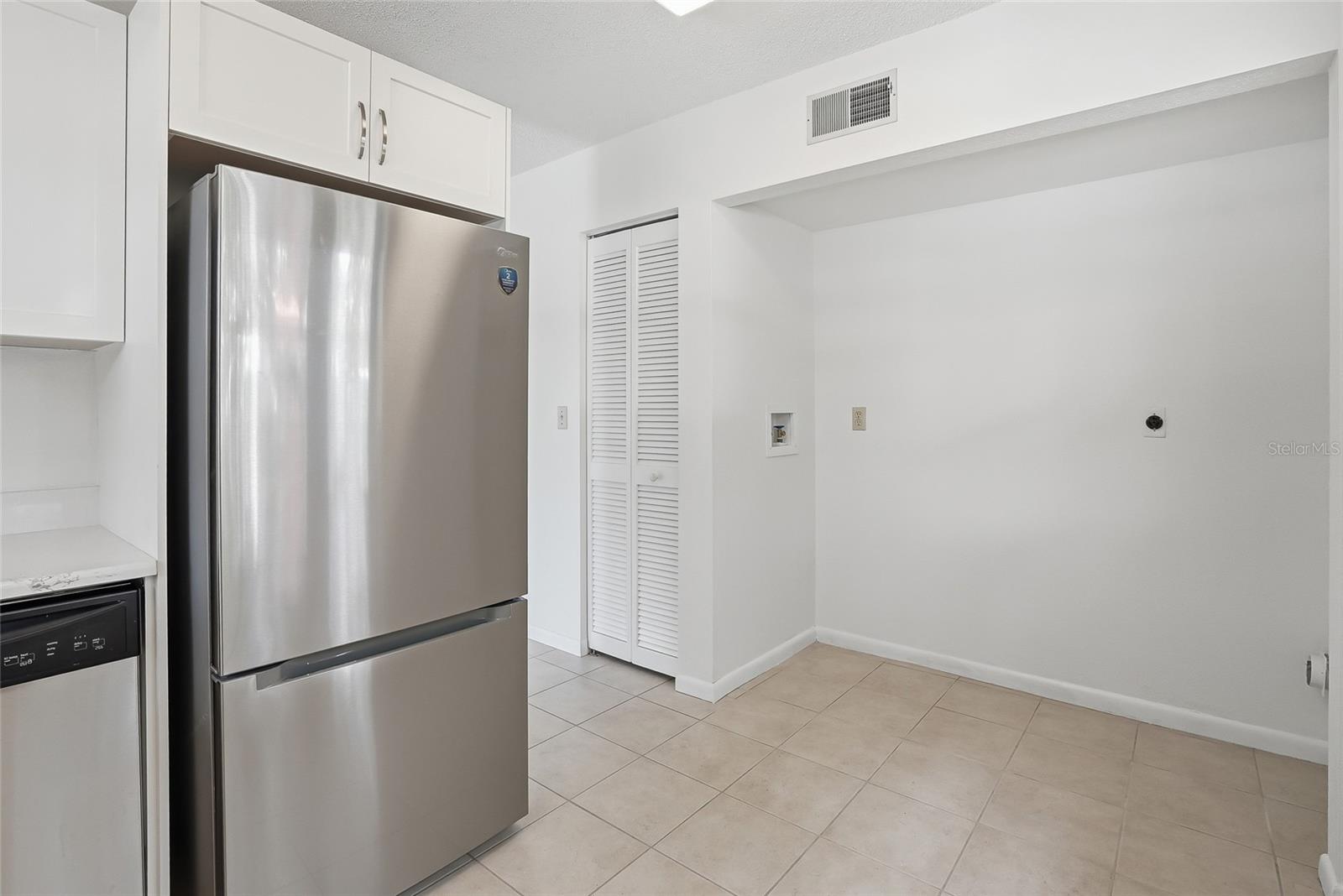 500 Santa Cruz Unit D, St Petersburg, FL 33703