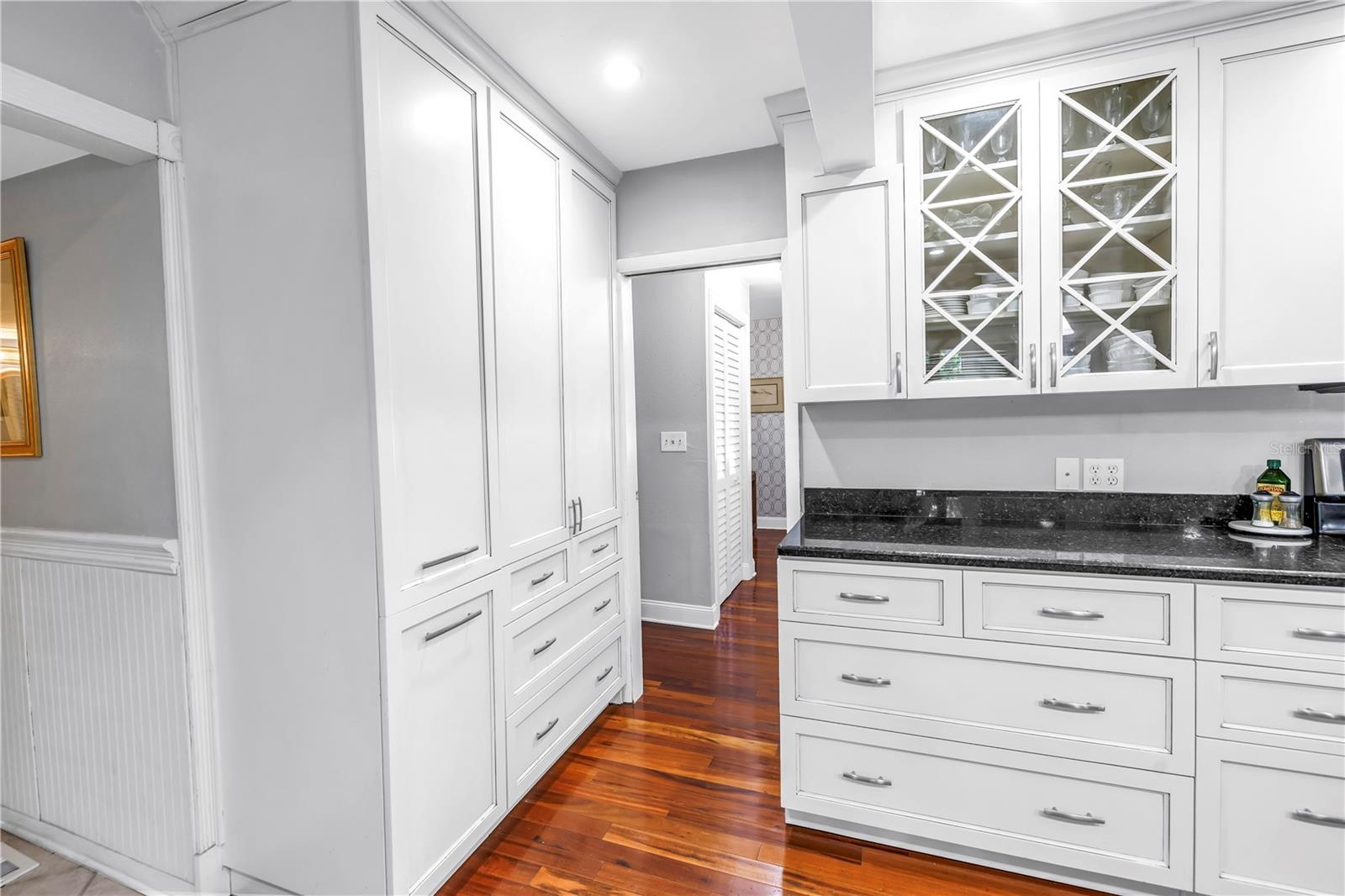 6505 Cedar, St Petersburg, FL 33702