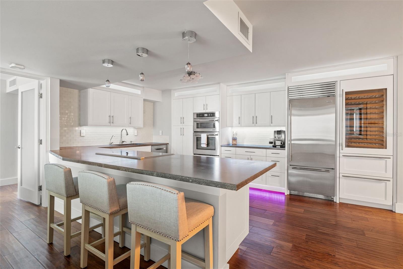 500 Treasure Island Unit 308, Treasure Island, FL 33706