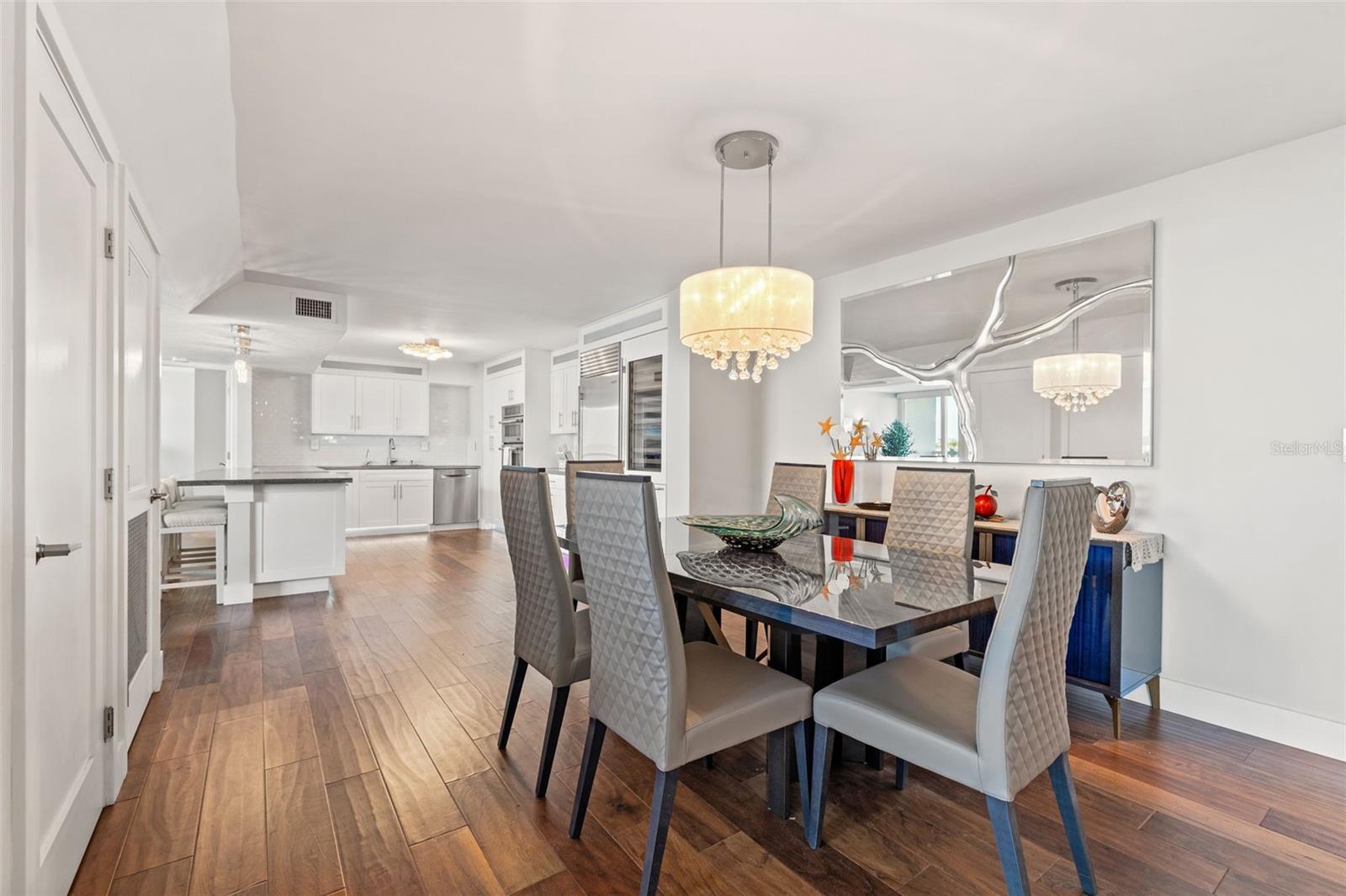 500 Treasure Island Unit 308, Treasure Island, FL 33706