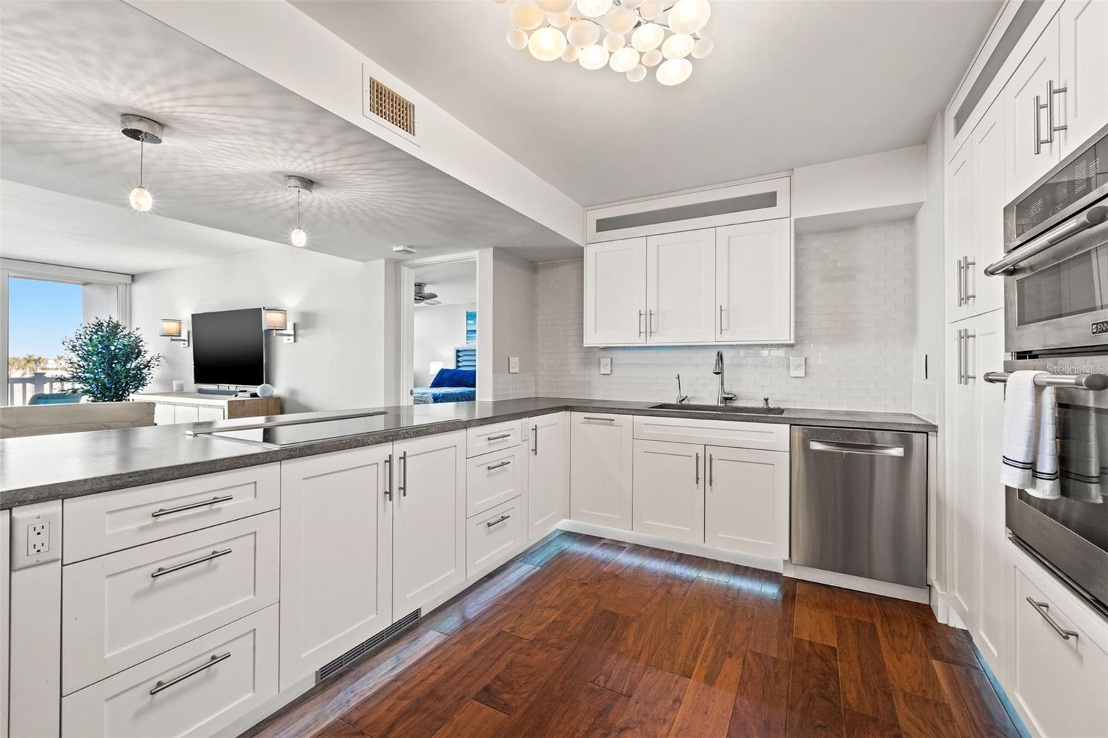 500 Treasure Island Unit 308, Treasure Island, FL 33706