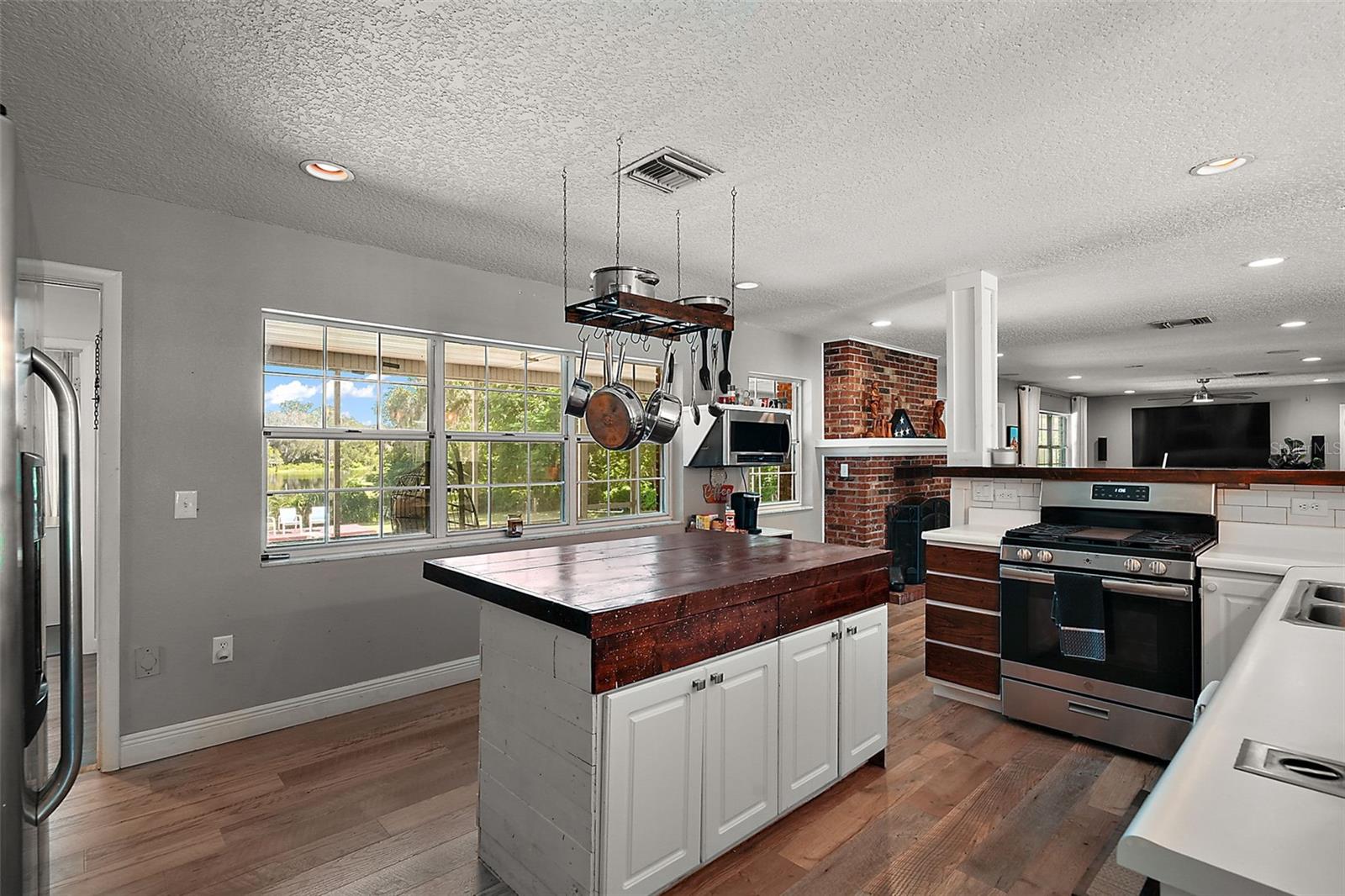 705 Summit, Mount Dora, FL 32757