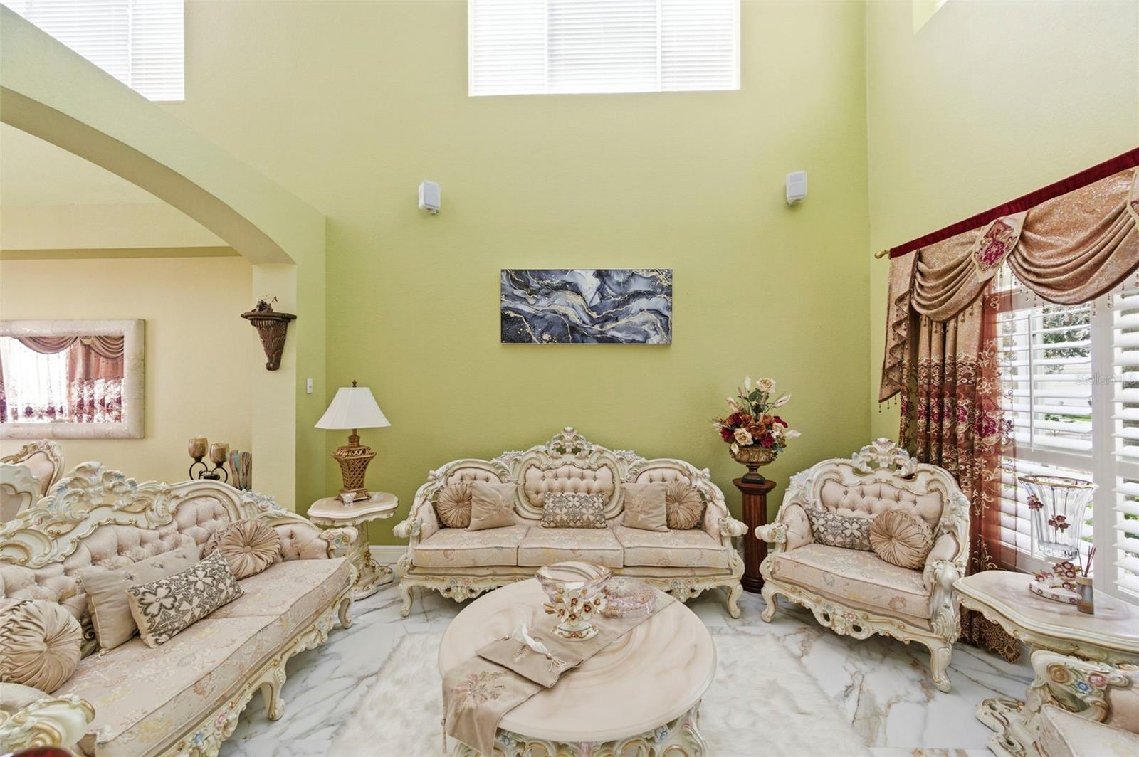 9207 Meadow Lane, Tampa, FL 33647
