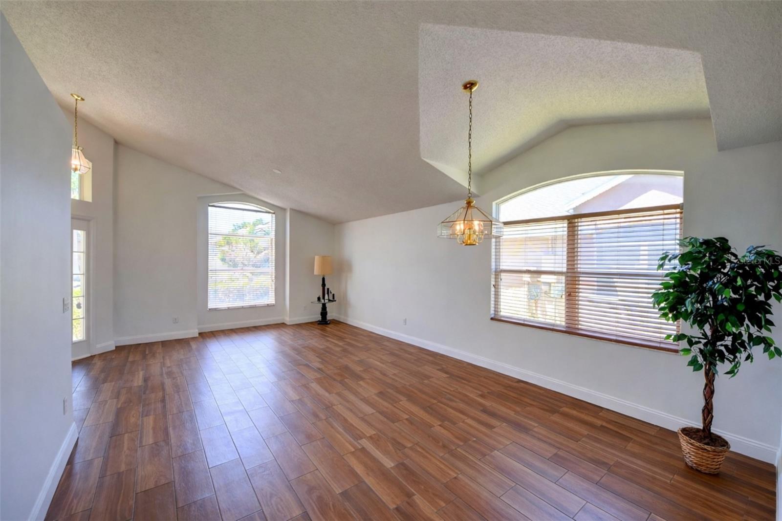 635 Rochester, Davenport, FL 33897