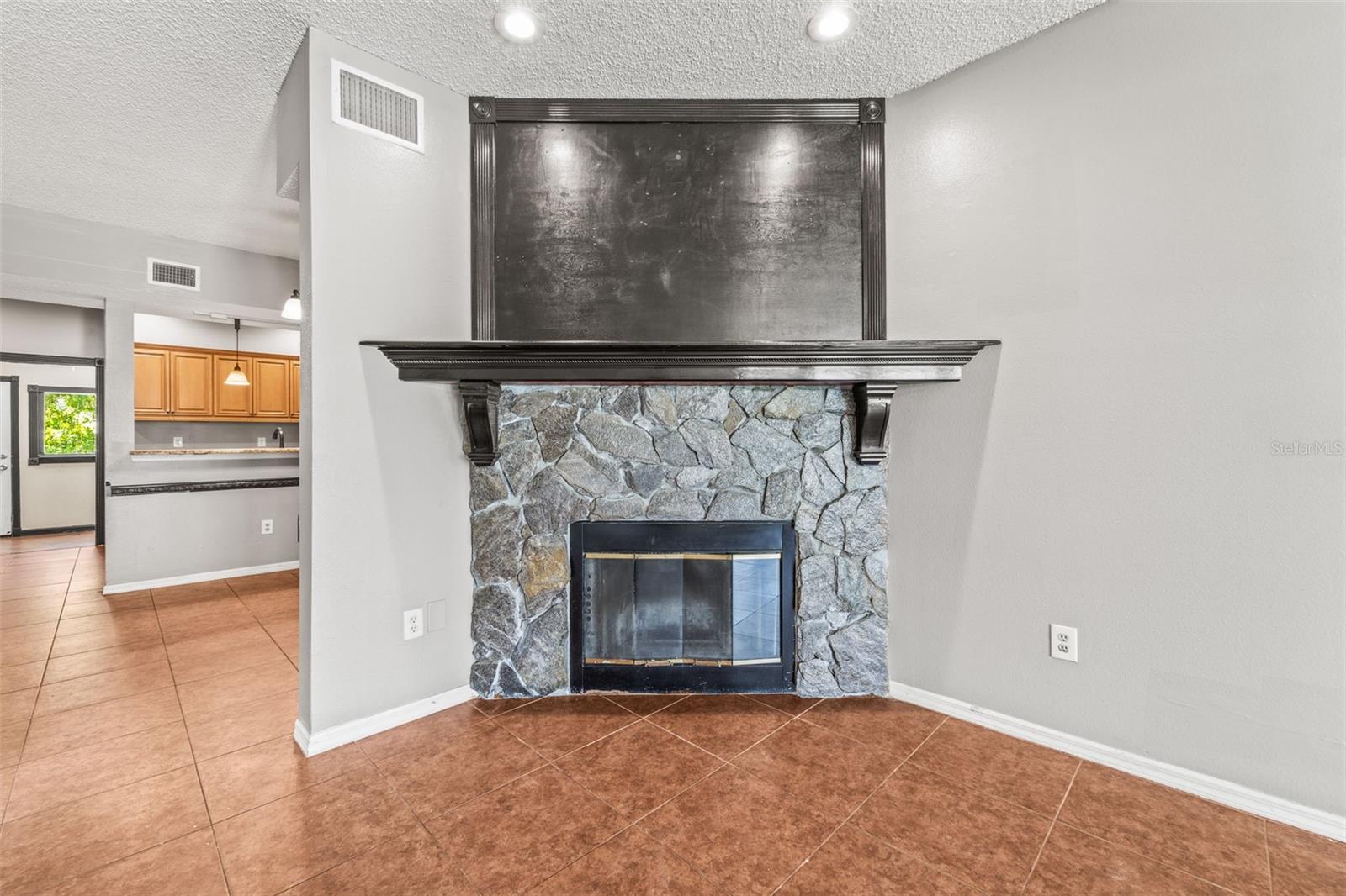 312 Winchester, Palm Harbor, FL 34684