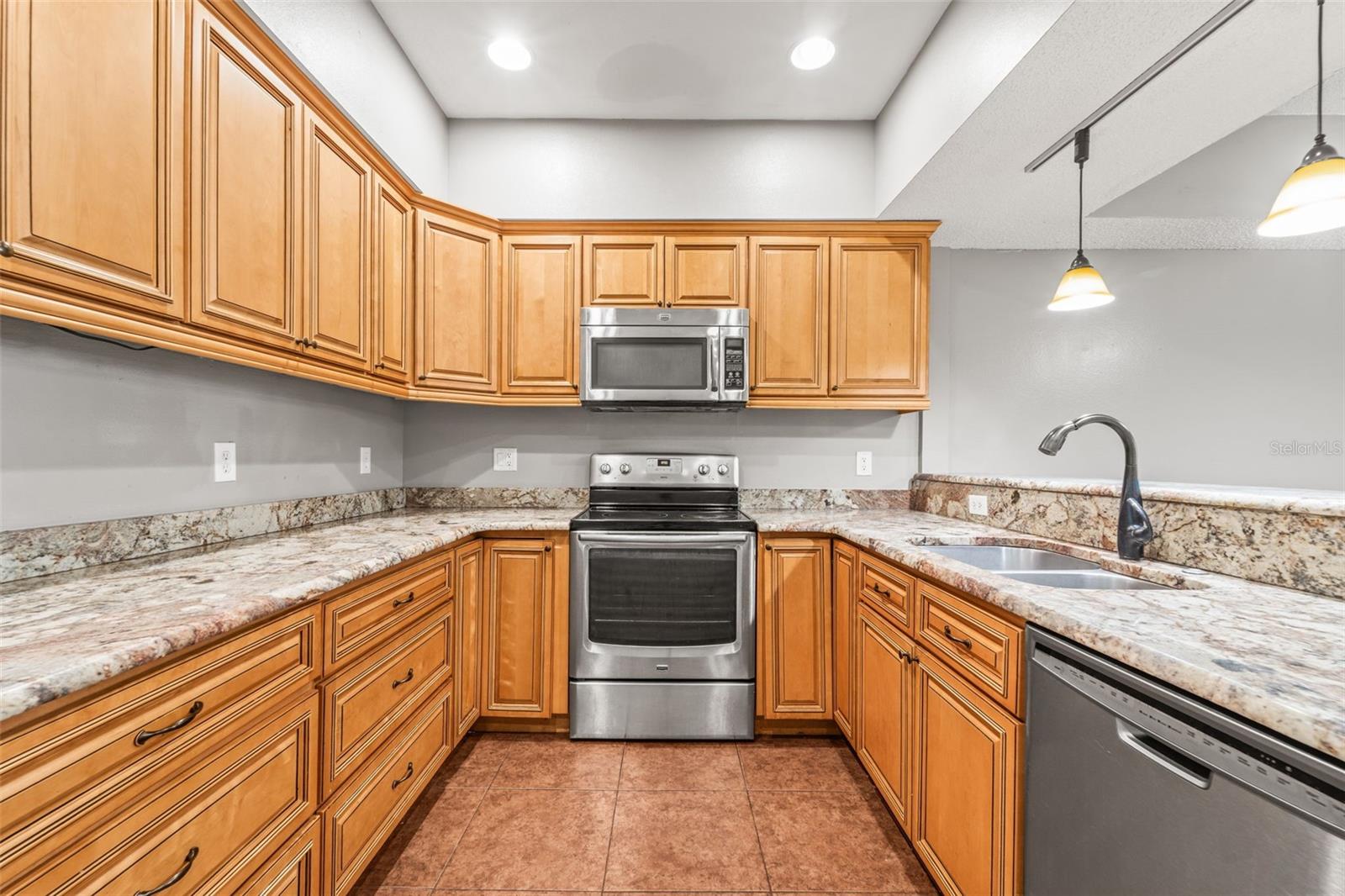 312 Winchester, Palm Harbor, FL 34684
