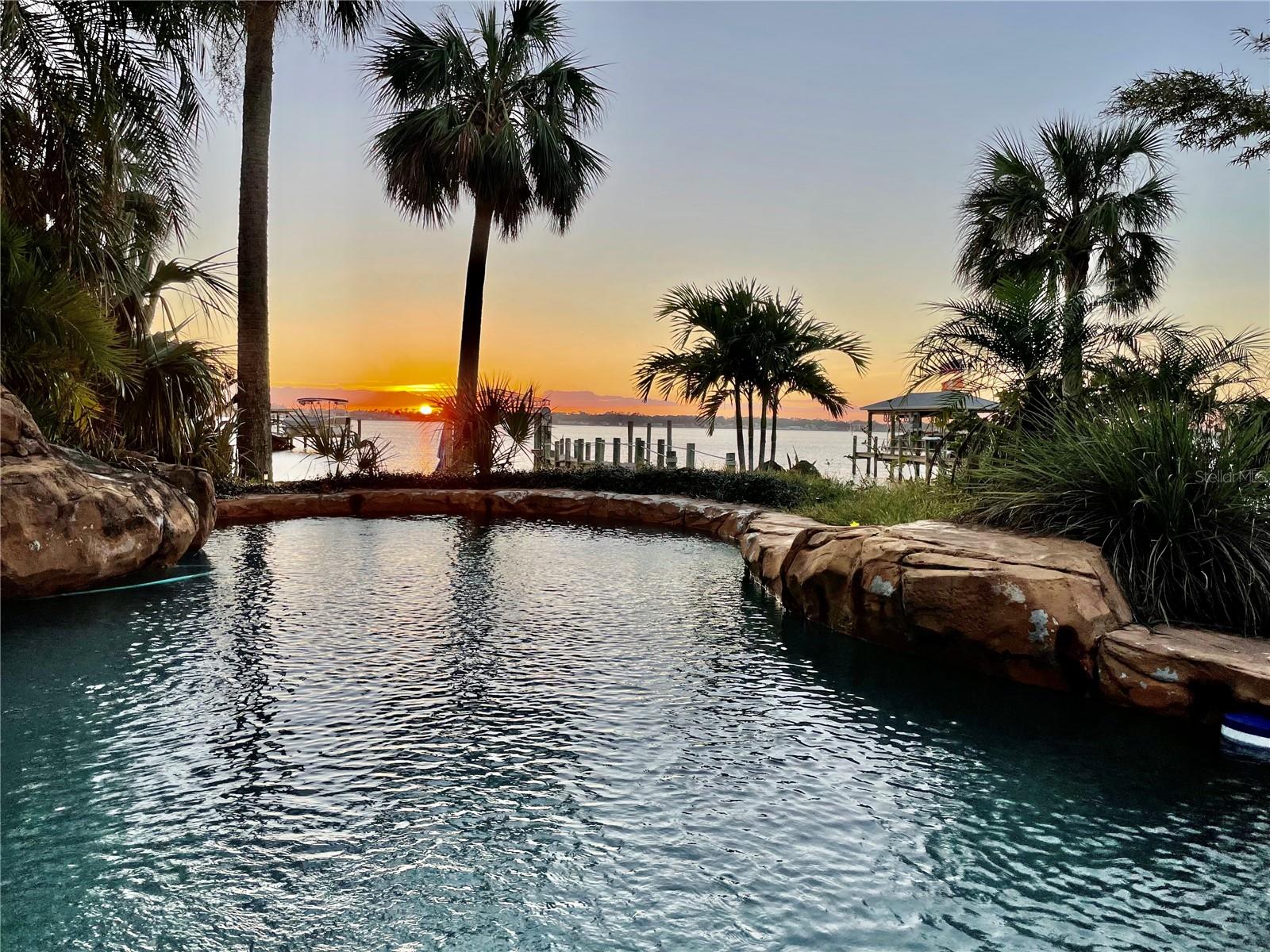 2904 S Peninsula Dr, Daytona Beach Shores, FL 32118