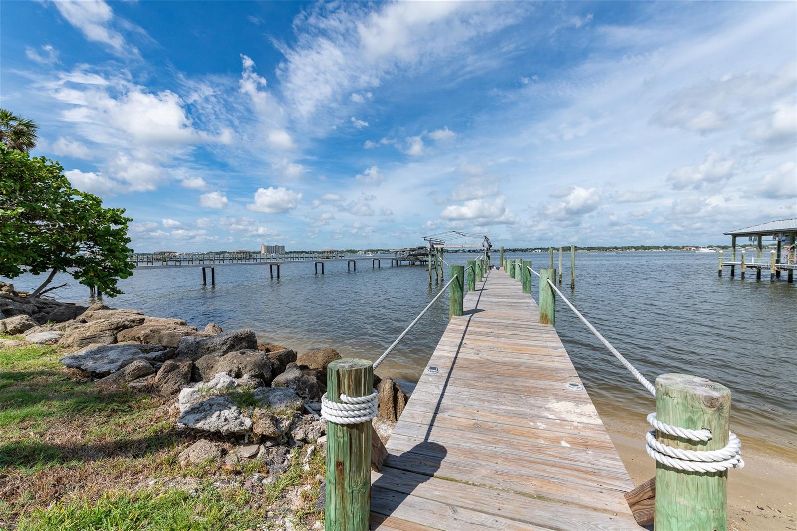 2904 S Peninsula Dr, Daytona Beach Shores, FL 32118