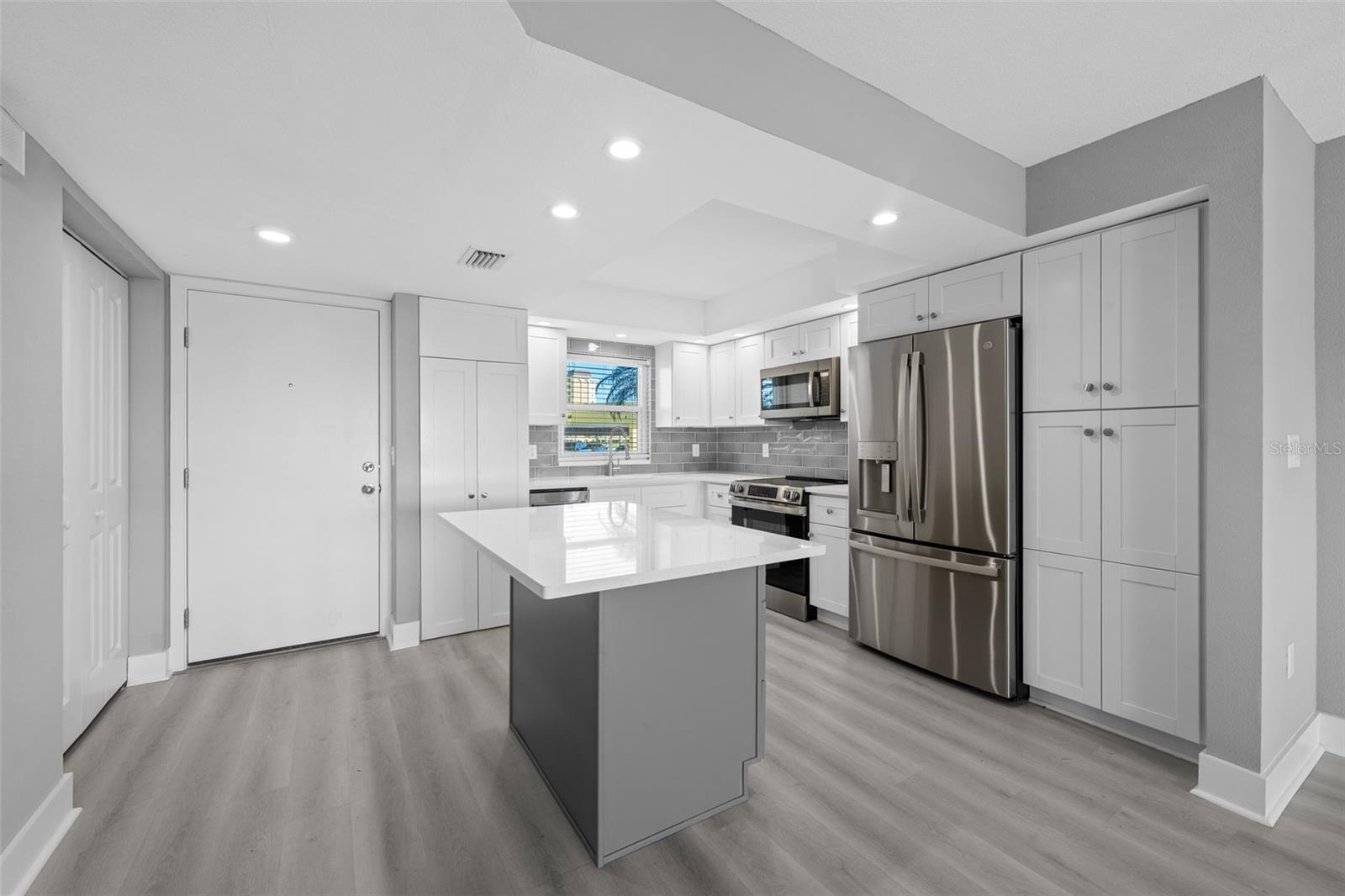 4775 Cove Unit 103, St Petersburg, FL 33708