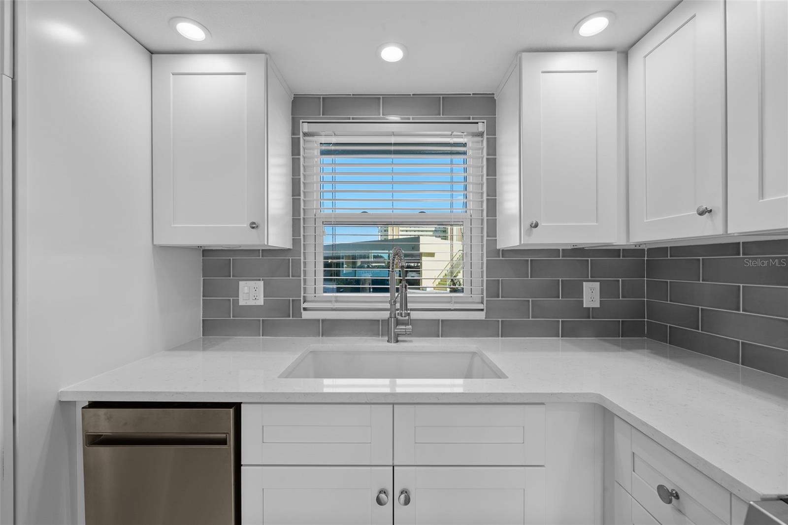 4775 Cove Unit 103, St Petersburg, FL 33708