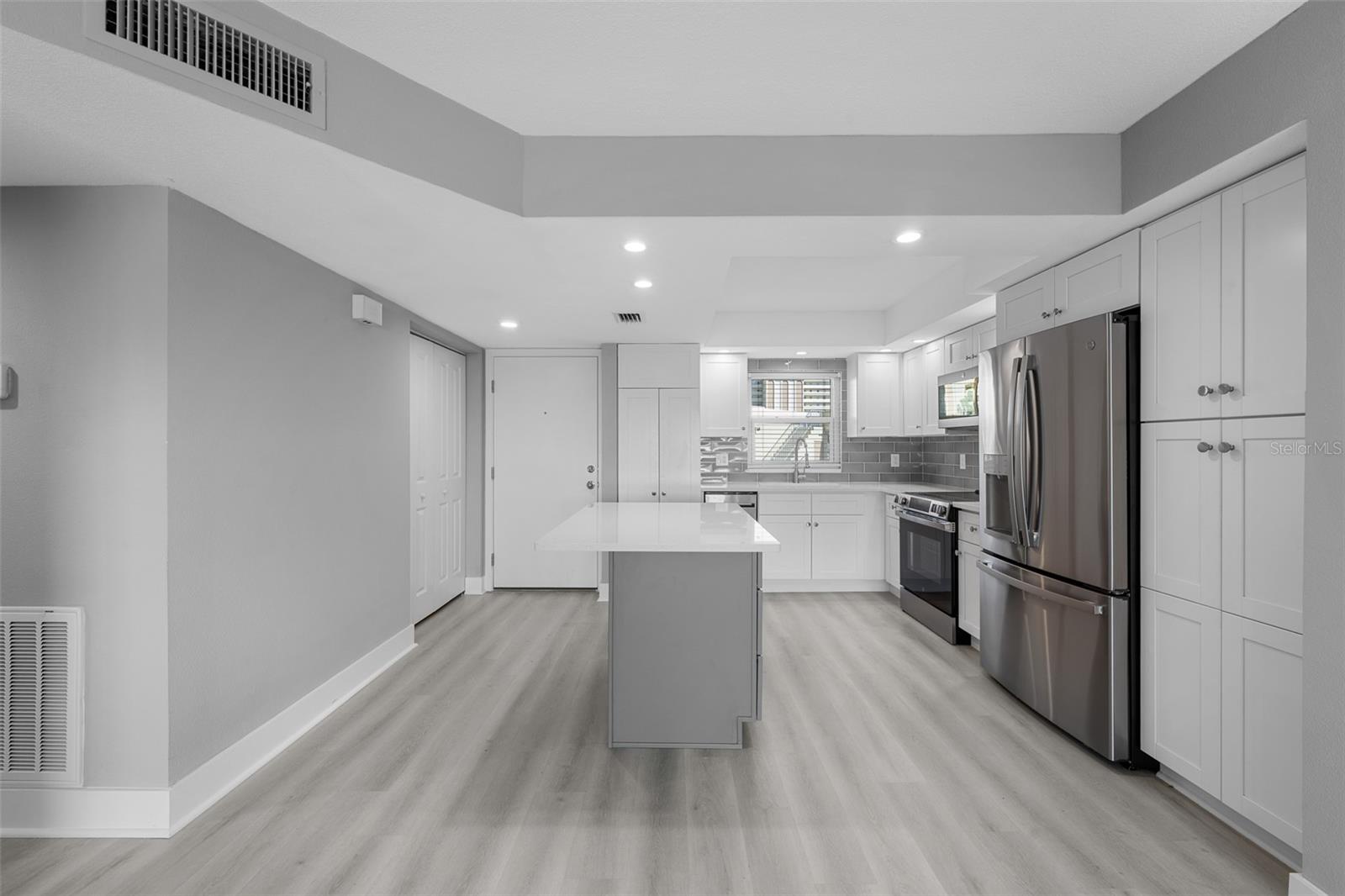 4775 Cove Unit 103, St Petersburg, FL 33708