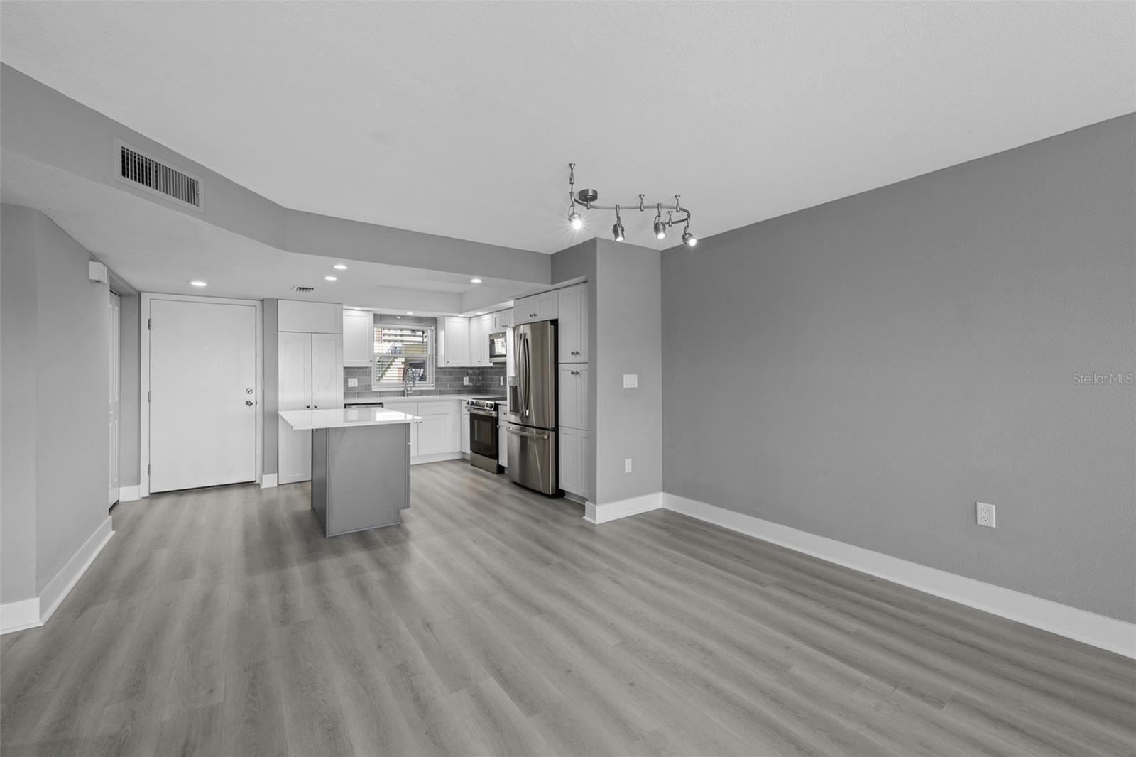 4775 Cove Unit 103, St Petersburg, FL 33708