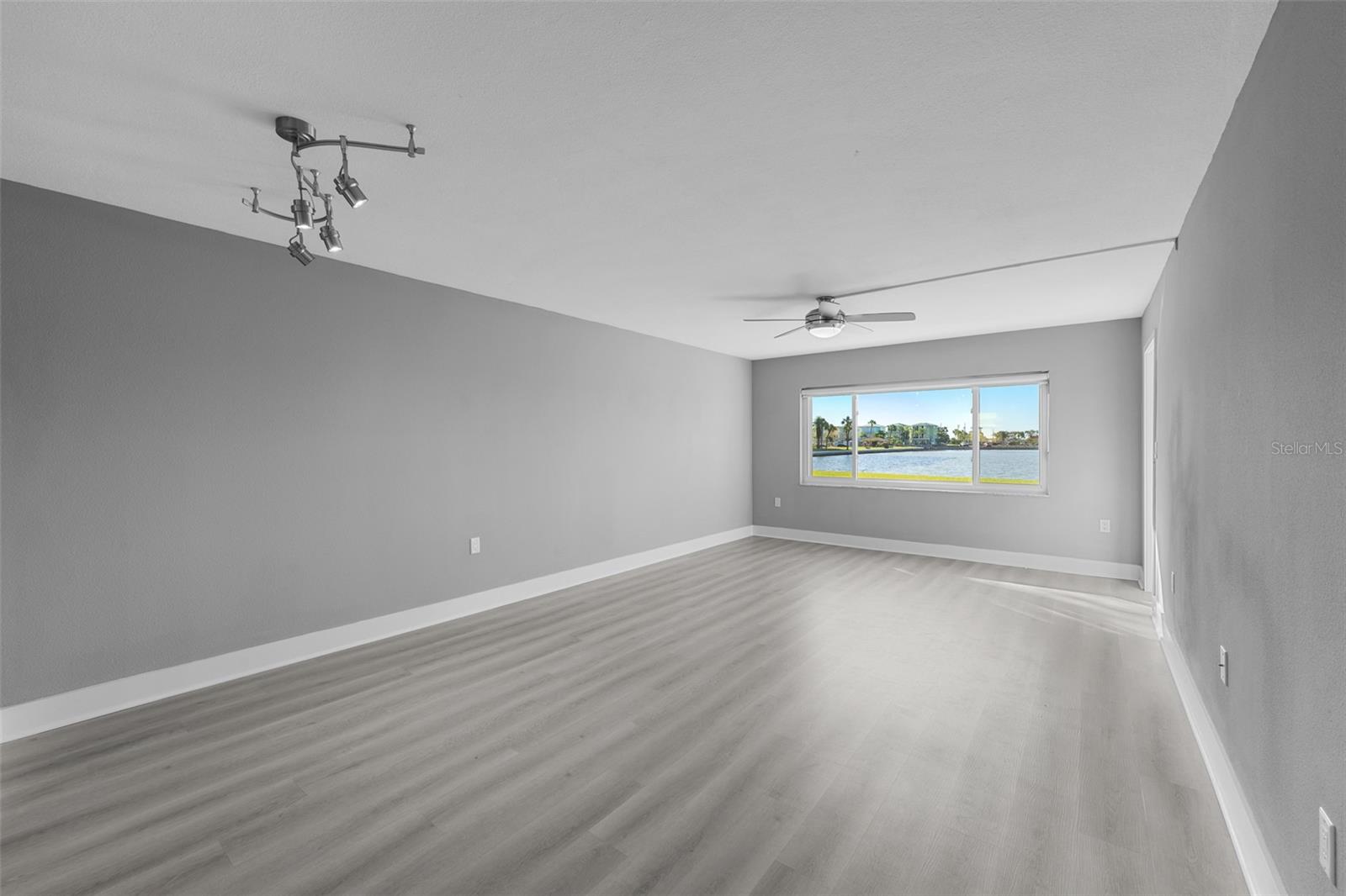 4775 Cove Unit 103, St Petersburg, FL 33708