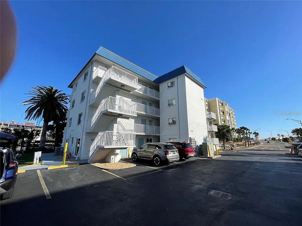 800 Bayway Unit 26, Clearwater Beach, FL 33767