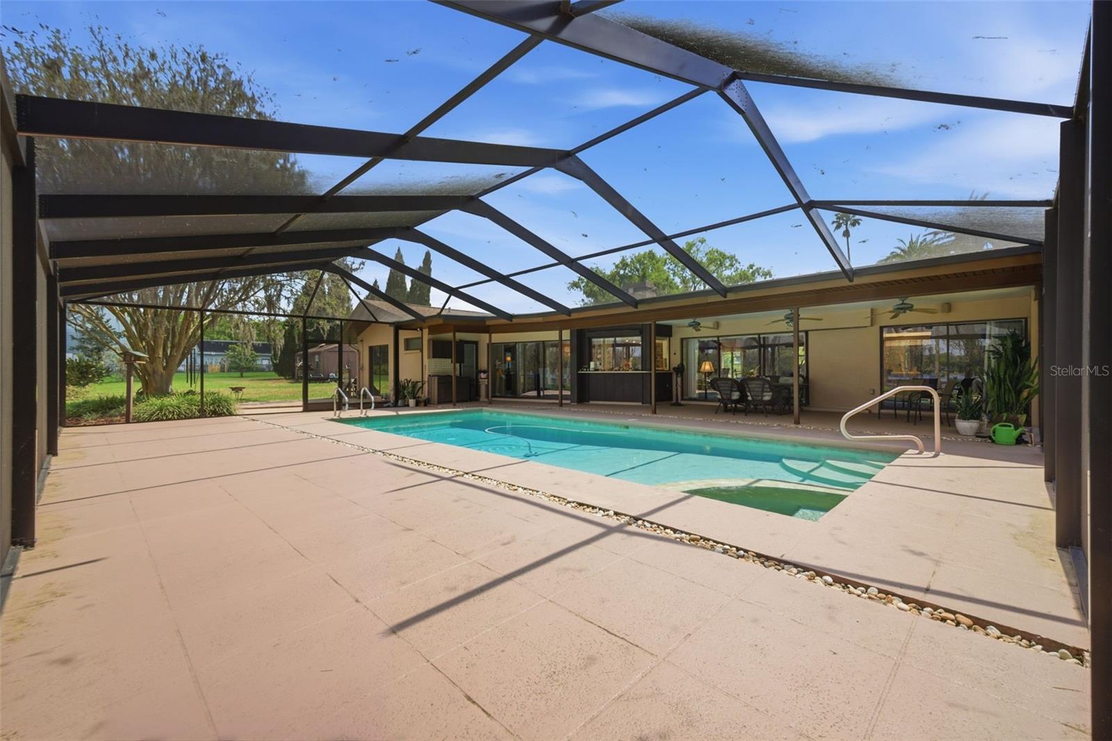 820 Newberger, Lutz, FL 33549