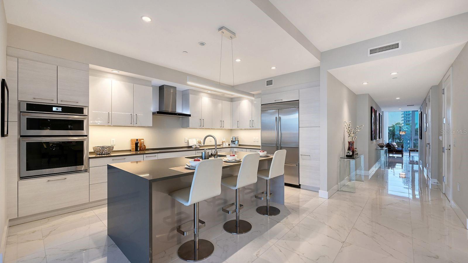 1155 Gulfstream Unit 401, Sarasota, FL 34236
