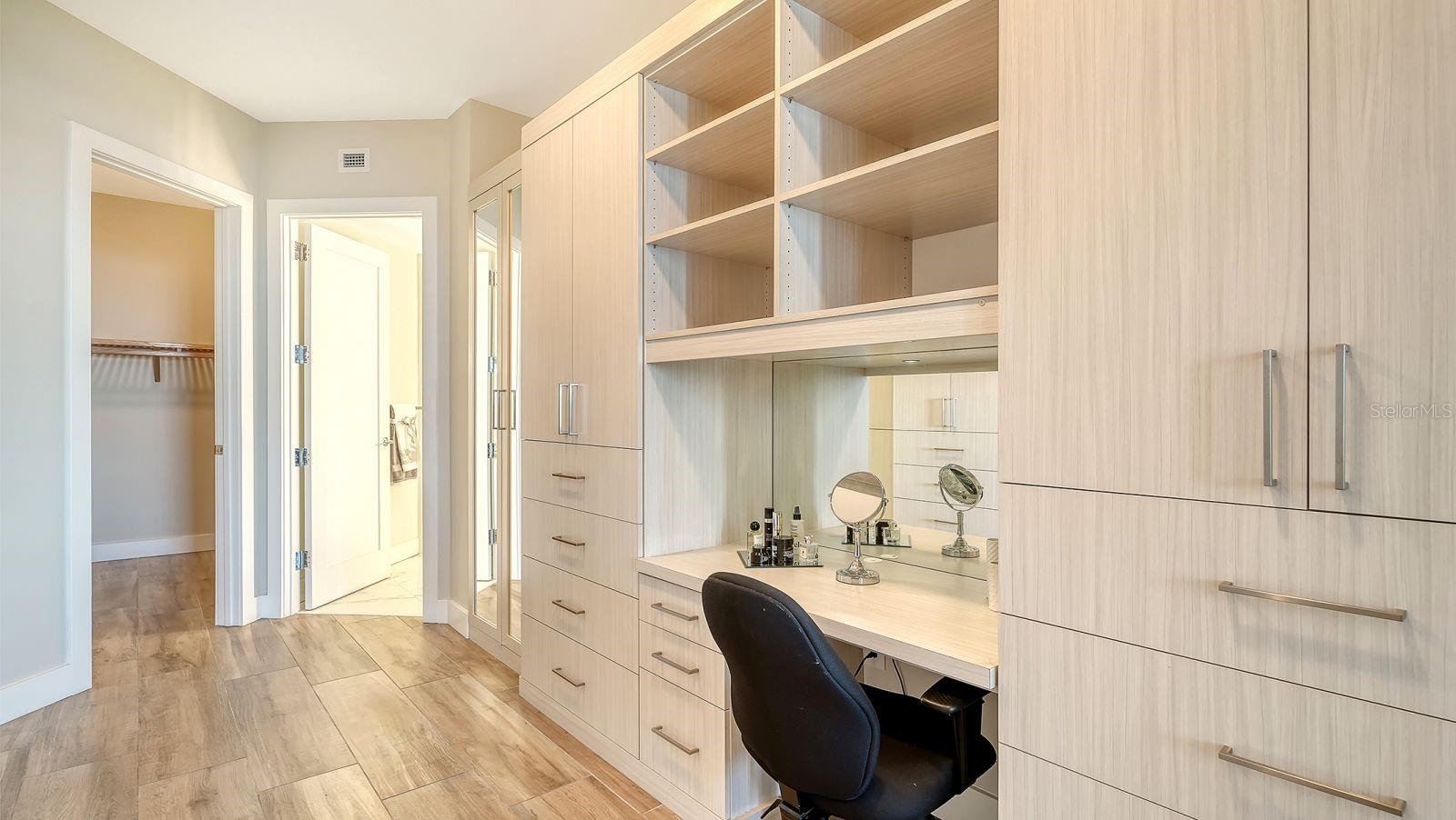 1155 Gulfstream Unit 401, Sarasota, FL 34236