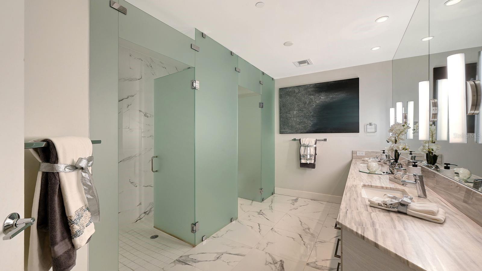 1155 Gulfstream Unit 401, Sarasota, FL 34236